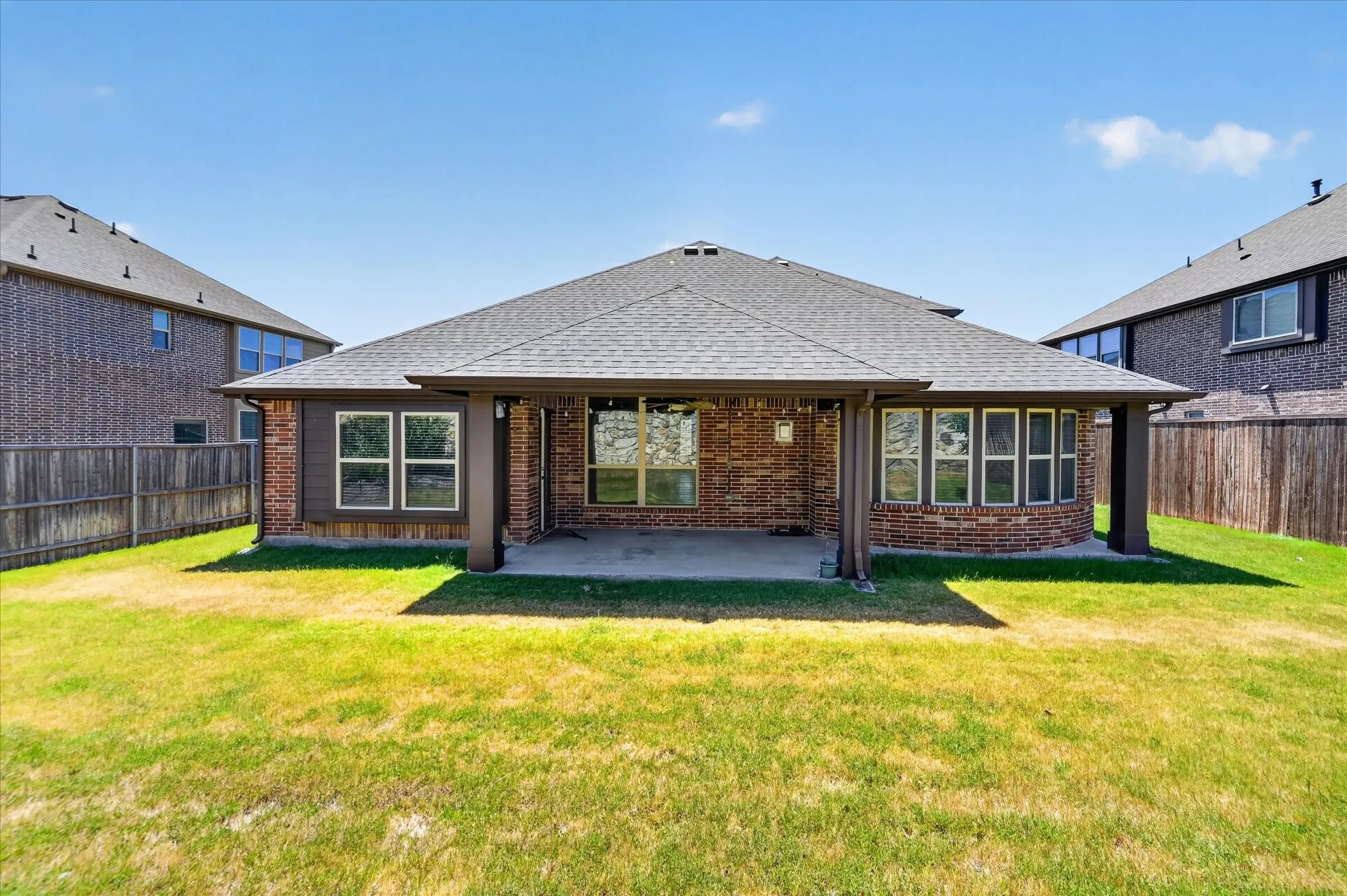 Single Family Residence For Rent in Collin County , 911 Birchwood Drive, Wylie, Texas 75098, 4 Bedroom, 3 Bathroom, 2 Garage spaces, 3,280 Sqft, built in 2016, mls#21405490, Real Estate Agent in Wylie, Homes For Rent in Collin county, Homes For Rent in Wylie, Realtor in Wylie Texas, Real Estate Brokerage Independent Realty Texas, Luminita Cordes Realtor