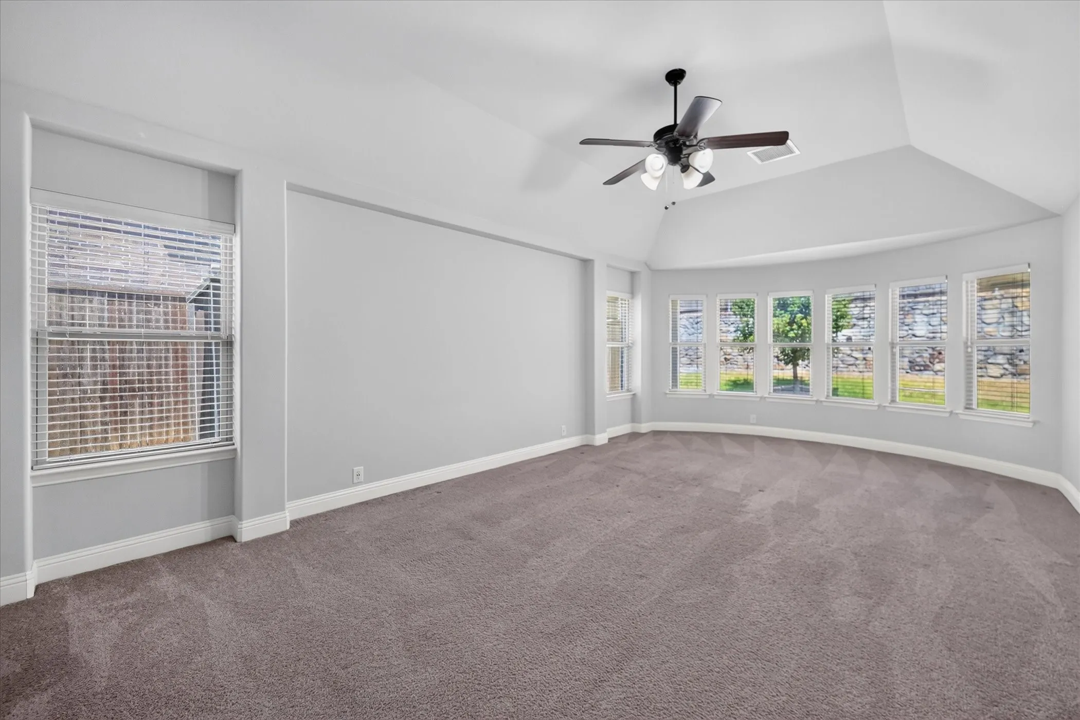 Single Family Residence For Rent in Collin County , 911 Birchwood Drive, Wylie, Texas 75098, 4 Bedroom, 3 Bathroom, 2 Garage spaces, 3,280 Sqft, built in 2016, mls#21405490, Real Estate Agent in Wylie, Homes For Rent in Collin county, Homes For Rent in Wylie, Realtor in Wylie Texas, Real Estate Brokerage Independent Realty Texas, Luminita Cordes Realtor