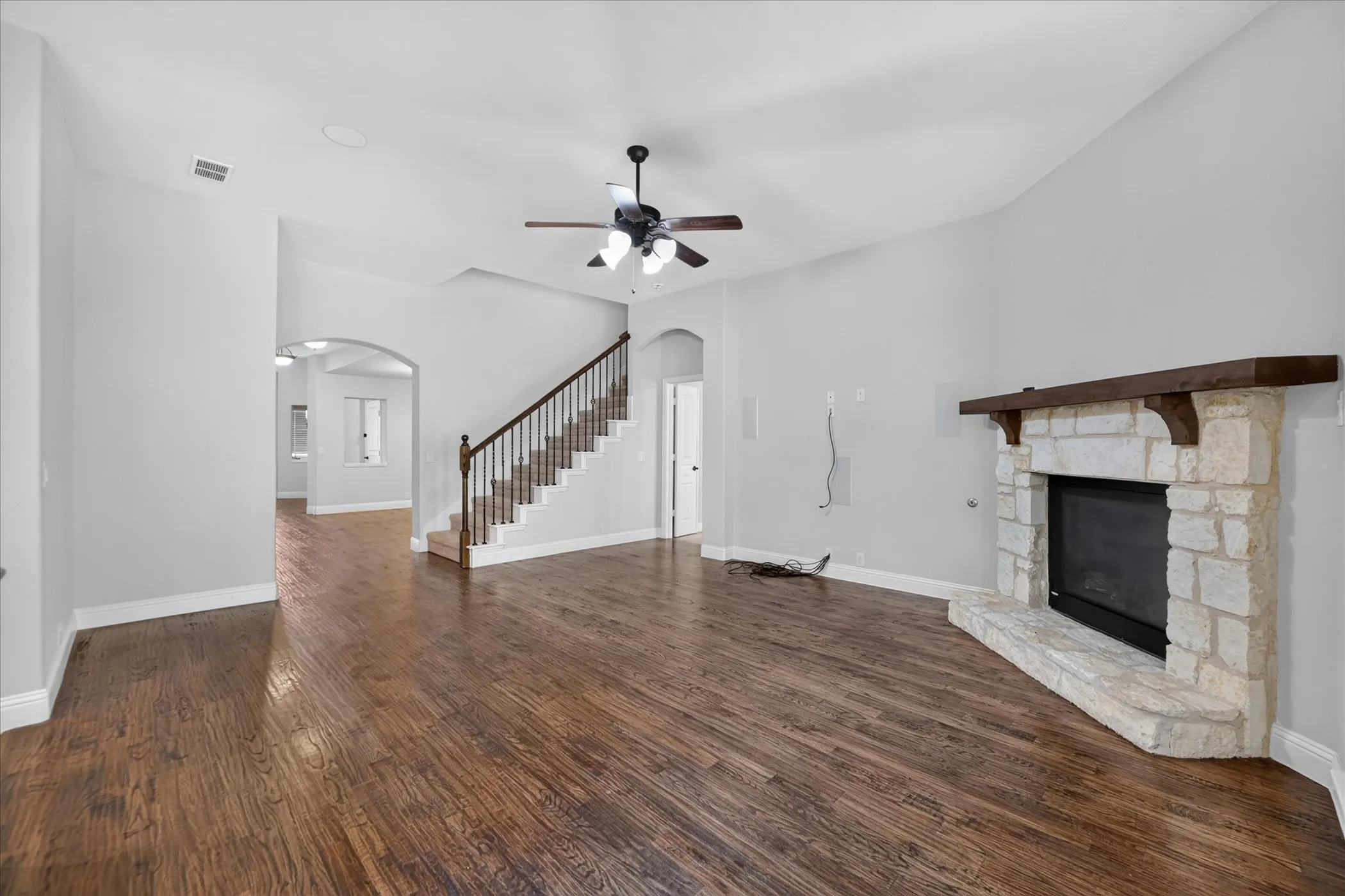Single Family Residence For Rent in Collin County , 911 Birchwood Drive, Wylie, Texas 75098, 4 Bedroom, 3 Bathroom, 2 Garage spaces, 3,280 Sqft, built in 2016, mls#21405490, Real Estate Agent in Wylie, Homes For Rent in Collin county, Homes For Rent in Wylie, Realtor in Wylie Texas, Real Estate Brokerage Independent Realty Texas, Luminita Cordes Realtor