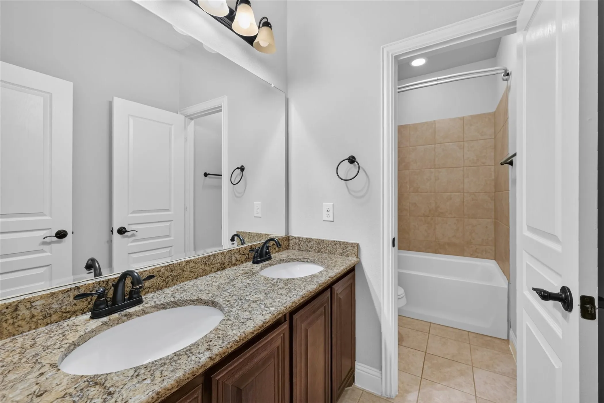 Single Family Residence For Rent in Collin County , 911 Birchwood Drive, Wylie, Texas 75098, 4 Bedroom, 3 Bathroom, 2 Garage spaces, 3,280 Sqft, built in 2016, mls#21405490, Real Estate Agent in Wylie, Homes For Rent in Collin county, Homes For Rent in Wylie, Realtor in Wylie Texas, Real Estate Brokerage Independent Realty Texas, Luminita Cordes Realtor