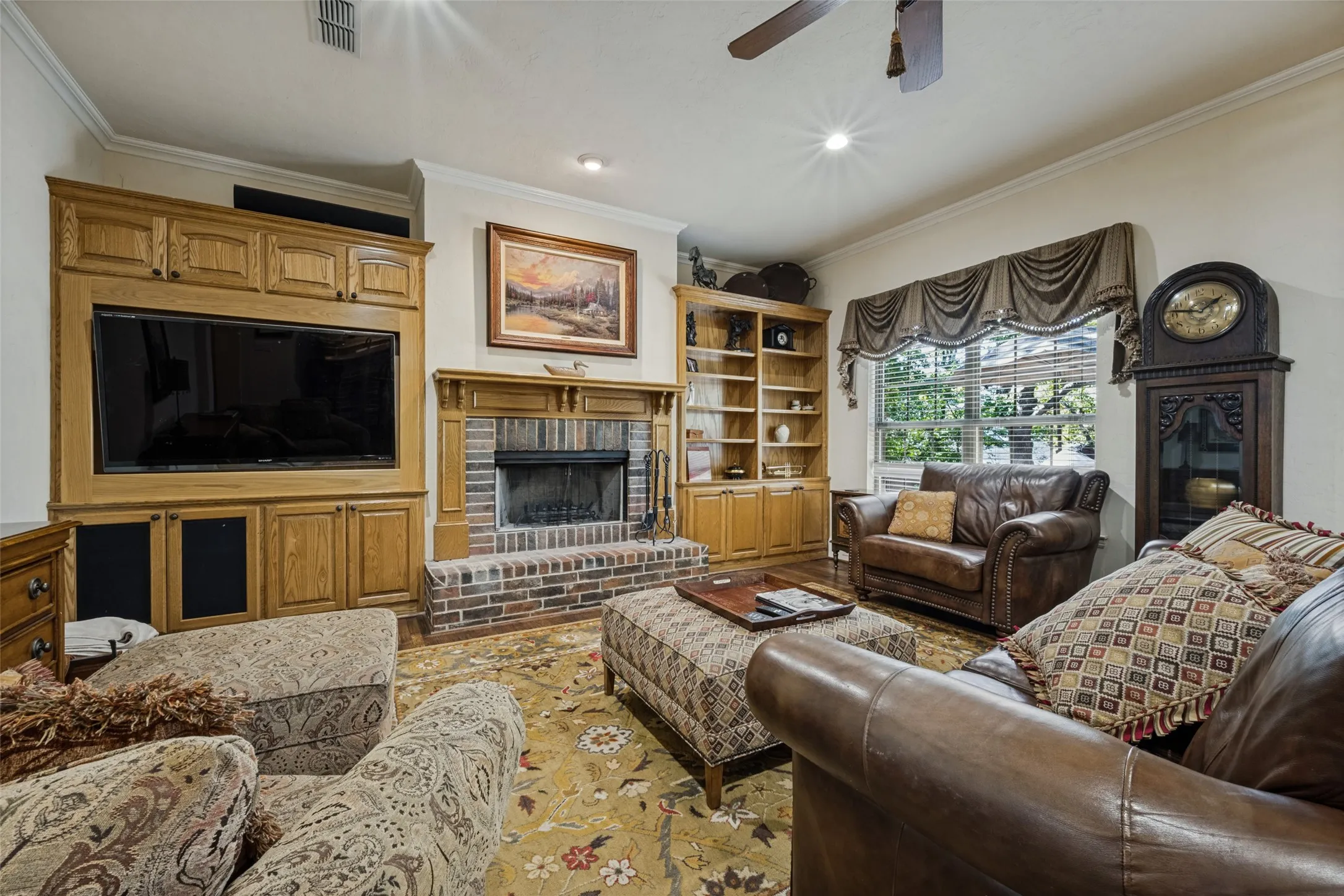 Single Family Residence For Sale in Denton County , 3824 La Mancha Lane, Denton, Texas 76205, 5 Bedroom, 5 Bathroom, 3 Garage spaces, 4,779 Sqft, built in 1999, mls#21404529, Real Estate Agent in Denton, Homes For Sale in Denton county, Homes For Sale in Denton, Realtor in Denton Texas, Real Estate Brokerage Independent Realty Texas, Luminita Cordes Realtor