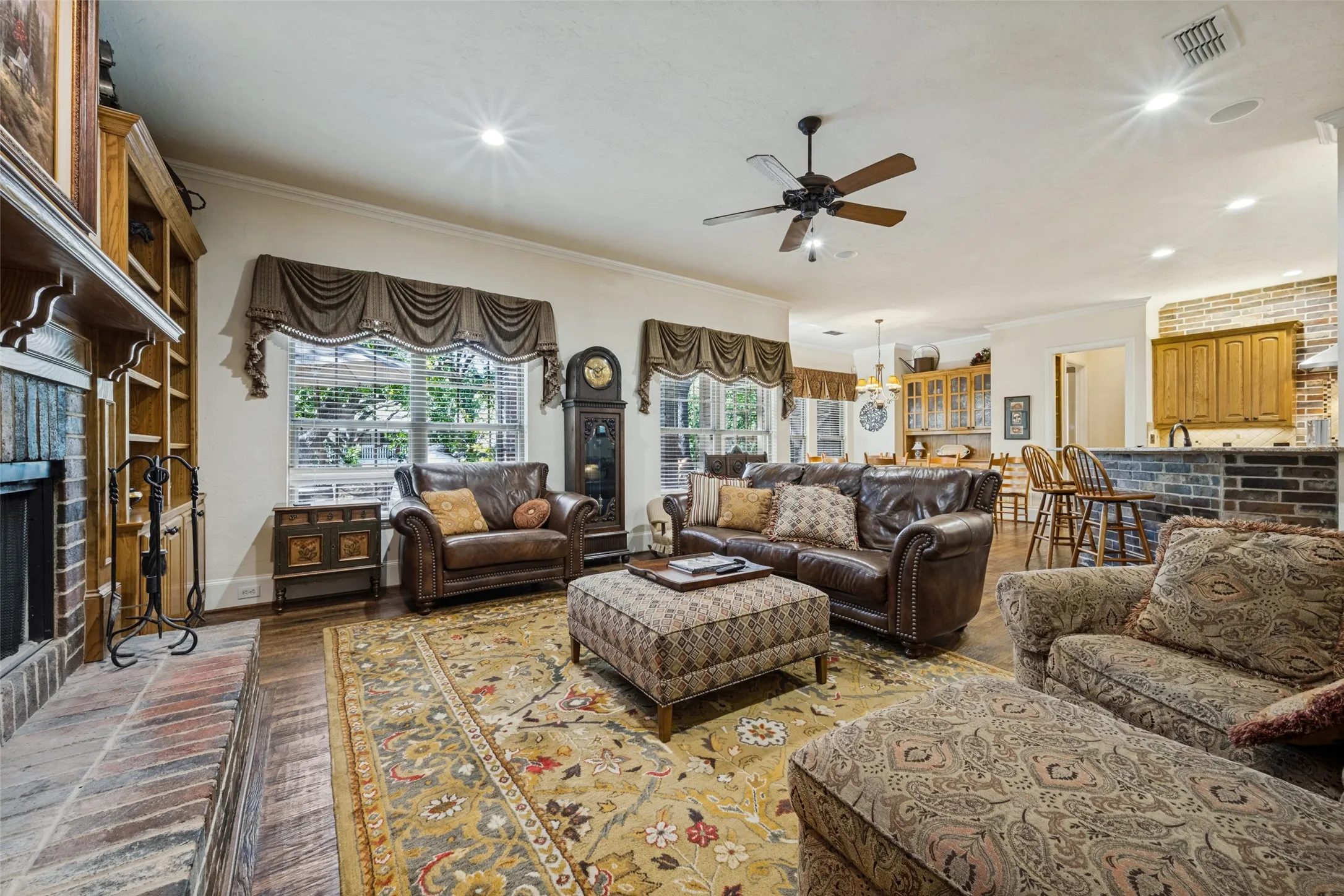 Single Family Residence For Sale in Denton County , 3824 La Mancha Lane, Denton, Texas 76205, 5 Bedroom, 5 Bathroom, 3 Garage spaces, 4,779 Sqft, built in 1999, mls#21404529, Real Estate Agent in Denton, Homes For Sale in Denton county, Homes For Sale in Denton, Realtor in Denton Texas, Real Estate Brokerage Independent Realty Texas, Luminita Cordes Realtor