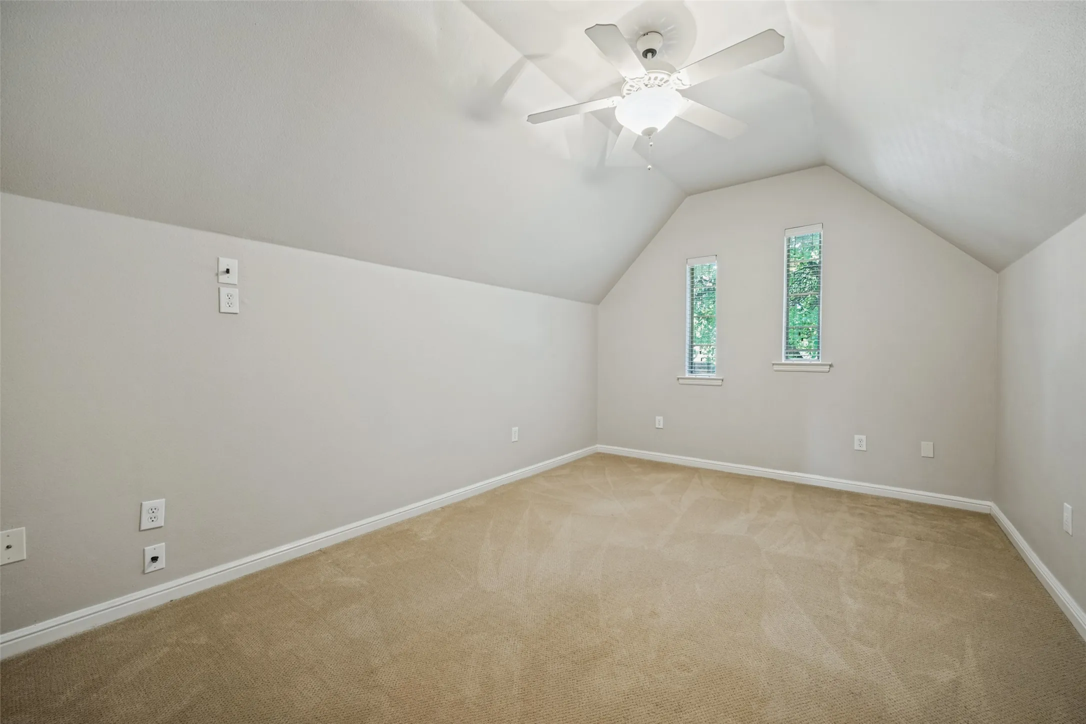 Single Family Residence For Sale in Denton County , 3824 La Mancha Lane, Denton, Texas 76205, 5 Bedroom, 5 Bathroom, 3 Garage spaces, 4,779 Sqft, built in 1999, mls#21404529, Real Estate Agent in Denton, Homes For Sale in Denton county, Homes For Sale in Denton, Realtor in Denton Texas, Real Estate Brokerage Independent Realty Texas, Luminita Cordes Realtor