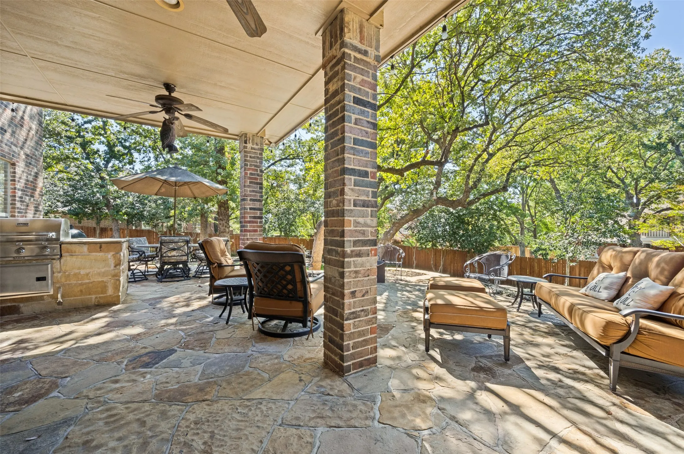 Single Family Residence For Sale in Denton County , 3824 La Mancha Lane, Denton, Texas 76205, 5 Bedroom, 5 Bathroom, 3 Garage spaces, 4,779 Sqft, built in 1999, mls#21404529, Real Estate Agent in Denton, Homes For Sale in Denton county, Homes For Sale in Denton, Realtor in Denton Texas, Real Estate Brokerage Independent Realty Texas, Luminita Cordes Realtor