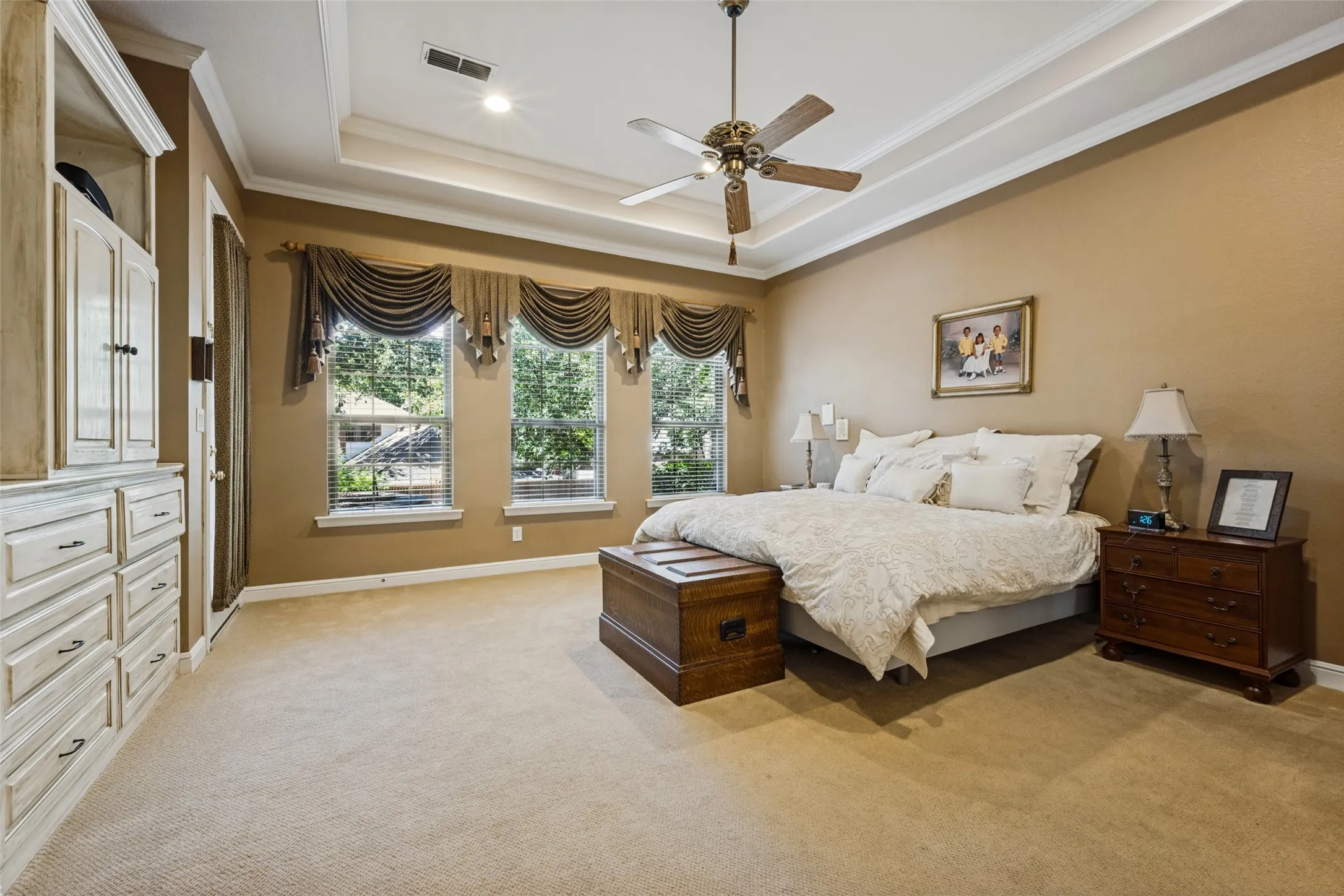 Single Family Residence For Sale in Denton County , 3824 La Mancha Lane, Denton, Texas 76205, 5 Bedroom, 5 Bathroom, 3 Garage spaces, 4,779 Sqft, built in 1999, mls#21404529, Real Estate Agent in Denton, Homes For Sale in Denton county, Homes For Sale in Denton, Realtor in Denton Texas, Real Estate Brokerage Independent Realty Texas, Luminita Cordes Realtor