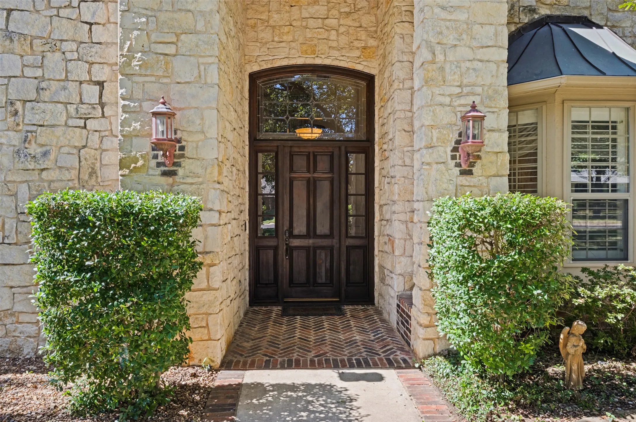 Single Family Residence For Sale in Denton County , 3824 La Mancha Lane, Denton, Texas 76205, 5 Bedroom, 5 Bathroom, 3 Garage spaces, 4,779 Sqft, built in 1999, mls#21404529, Real Estate Agent in Denton, Homes For Sale in Denton county, Homes For Sale in Denton, Realtor in Denton Texas, Real Estate Brokerage Independent Realty Texas, Luminita Cordes Realtor