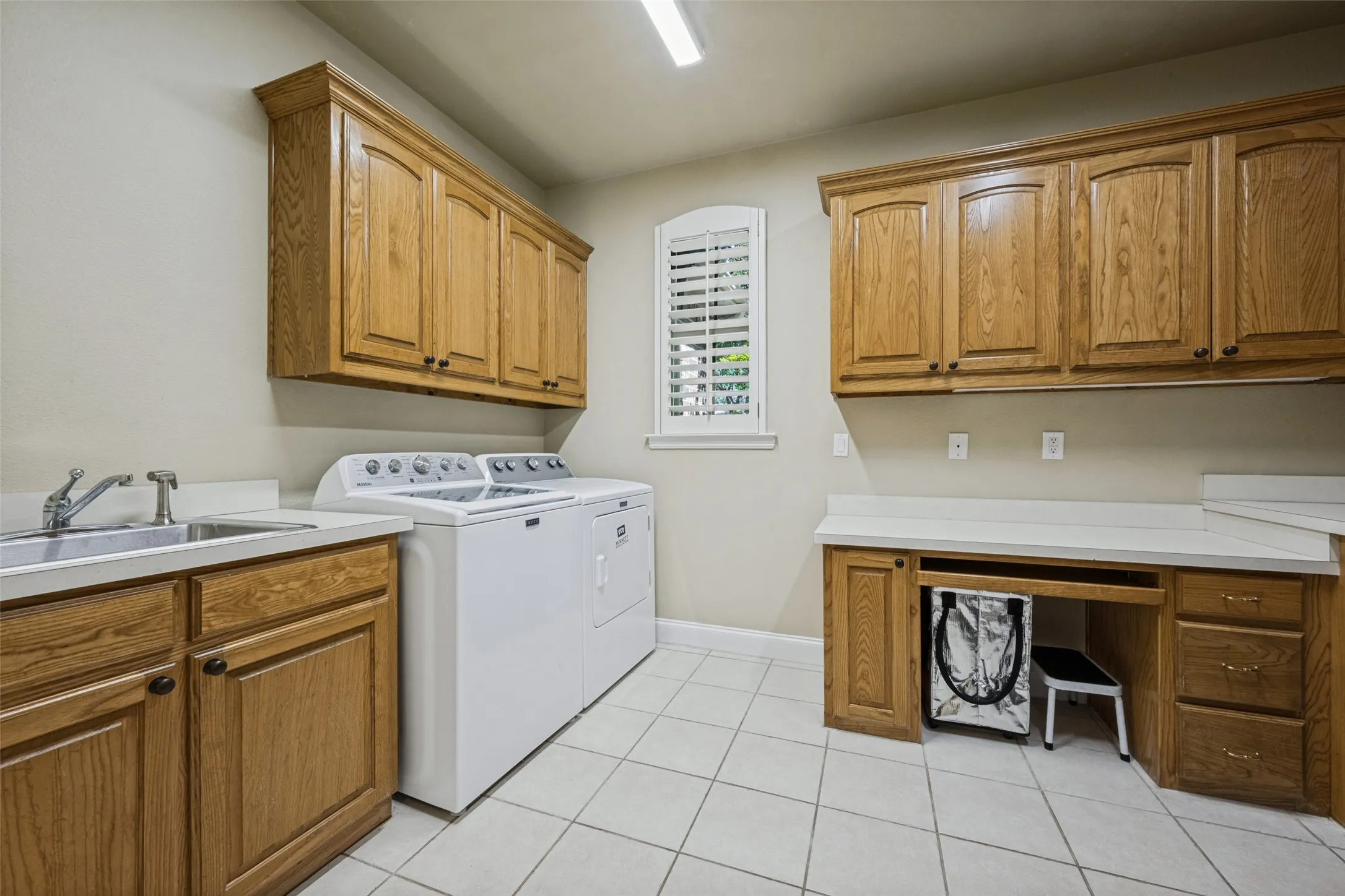 Single Family Residence For Sale in Denton County , 3824 La Mancha Lane, Denton, Texas 76205, 5 Bedroom, 5 Bathroom, 3 Garage spaces, 4,779 Sqft, built in 1999, mls#21404529, Real Estate Agent in Denton, Homes For Sale in Denton county, Homes For Sale in Denton, Realtor in Denton Texas, Real Estate Brokerage Independent Realty Texas, Luminita Cordes Realtor