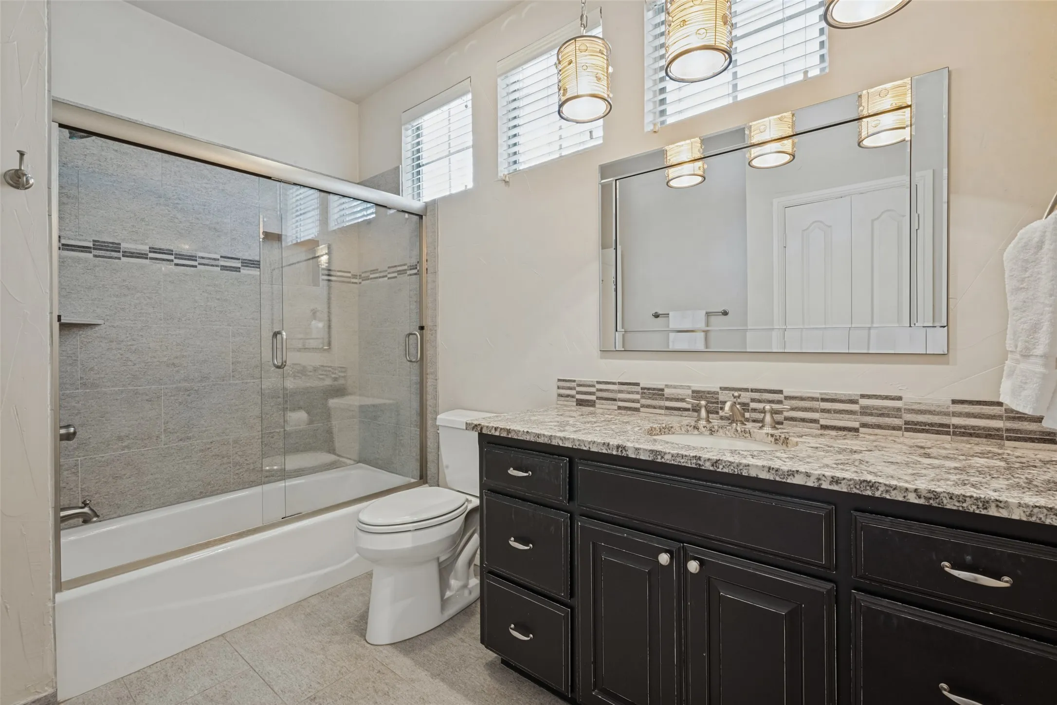 Single Family Residence For Sale in Denton County , 3824 La Mancha Lane, Denton, Texas 76205, 5 Bedroom, 5 Bathroom, 3 Garage spaces, 4,779 Sqft, built in 1999, mls#21404529, Real Estate Agent in Denton, Homes For Sale in Denton county, Homes For Sale in Denton, Realtor in Denton Texas, Real Estate Brokerage Independent Realty Texas, Luminita Cordes Realtor