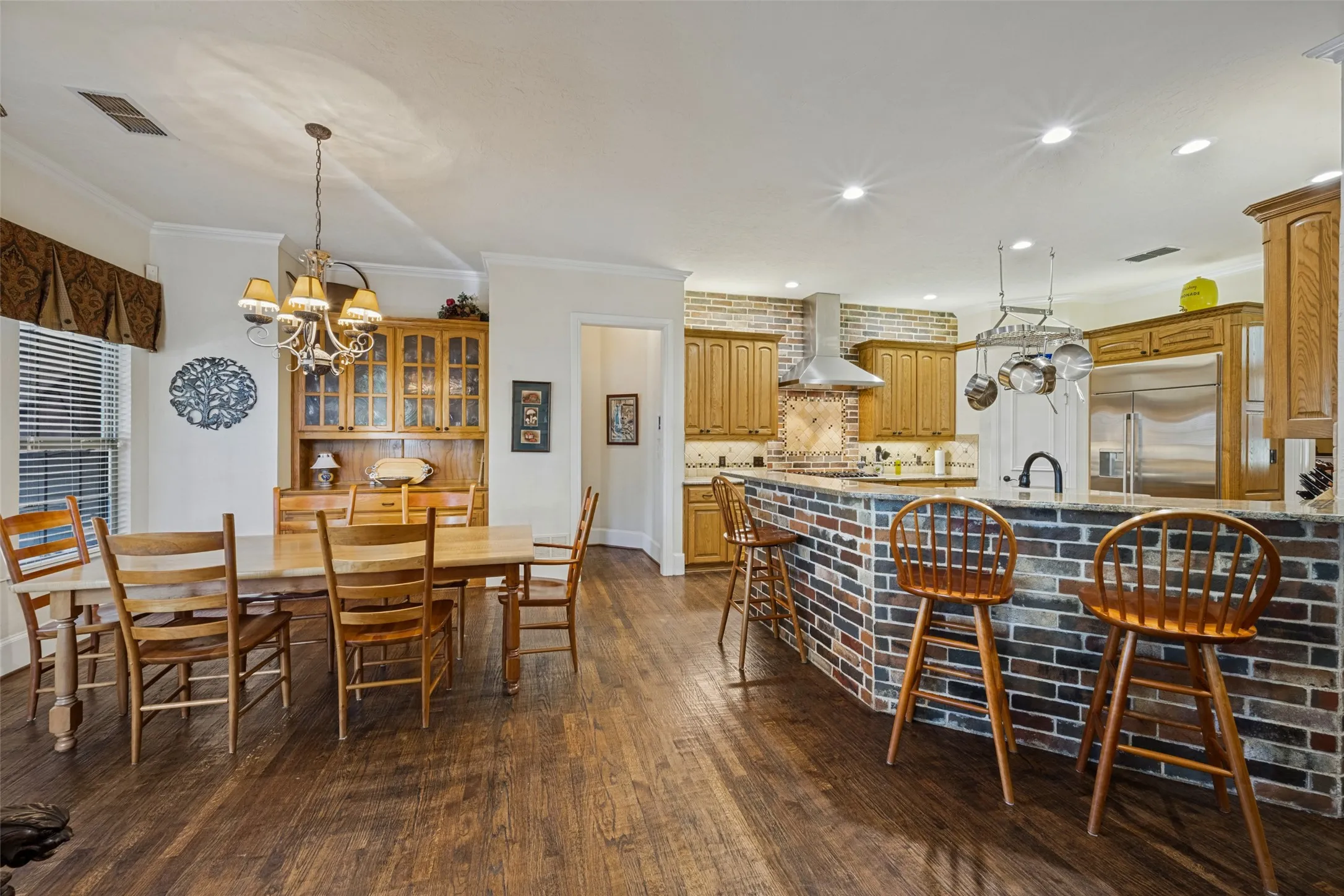 Single Family Residence For Sale in Denton County , 3824 La Mancha Lane, Denton, Texas 76205, 5 Bedroom, 5 Bathroom, 3 Garage spaces, 4,779 Sqft, built in 1999, mls#21404529, Real Estate Agent in Denton, Homes For Sale in Denton county, Homes For Sale in Denton, Realtor in Denton Texas, Real Estate Brokerage Independent Realty Texas, Luminita Cordes Realtor