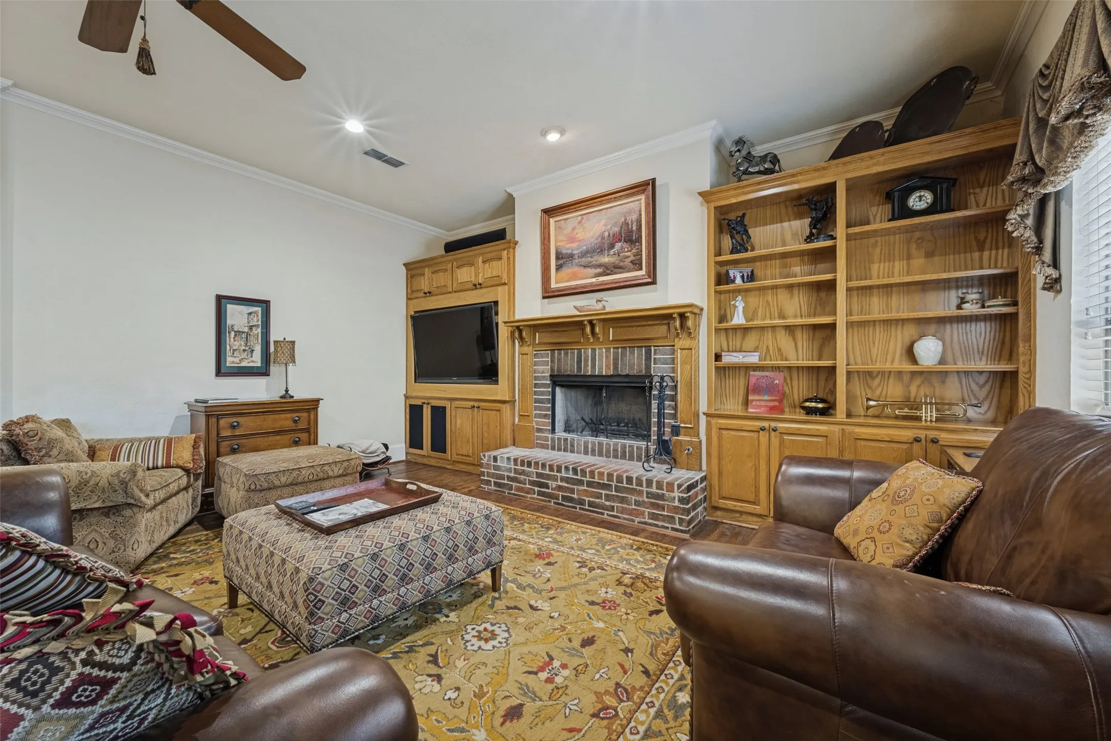 Single Family Residence For Sale in Denton County , 3824 La Mancha Lane, Denton, Texas 76205, 5 Bedroom, 5 Bathroom, 3 Garage spaces, 4,779 Sqft, built in 1999, mls#21404529, Real Estate Agent in Denton, Homes For Sale in Denton county, Homes For Sale in Denton, Realtor in Denton Texas, Real Estate Brokerage Independent Realty Texas, Luminita Cordes Realtor