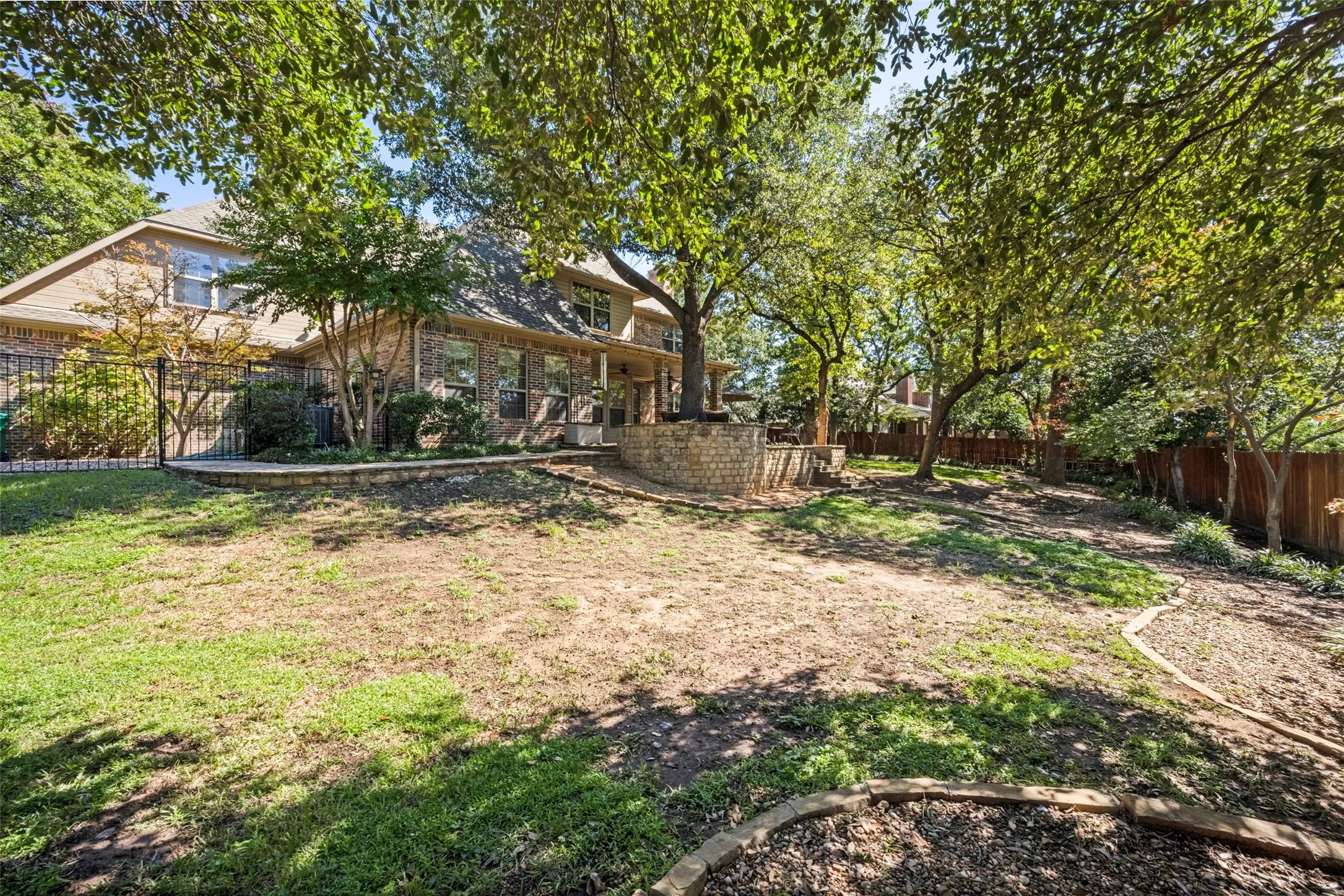 Single Family Residence For Sale in Denton County , 3824 La Mancha Lane, Denton, Texas 76205, 5 Bedroom, 5 Bathroom, 3 Garage spaces, 4,779 Sqft, built in 1999, mls#21404529, Real Estate Agent in Denton, Homes For Sale in Denton county, Homes For Sale in Denton, Realtor in Denton Texas, Real Estate Brokerage Independent Realty Texas, Luminita Cordes Realtor