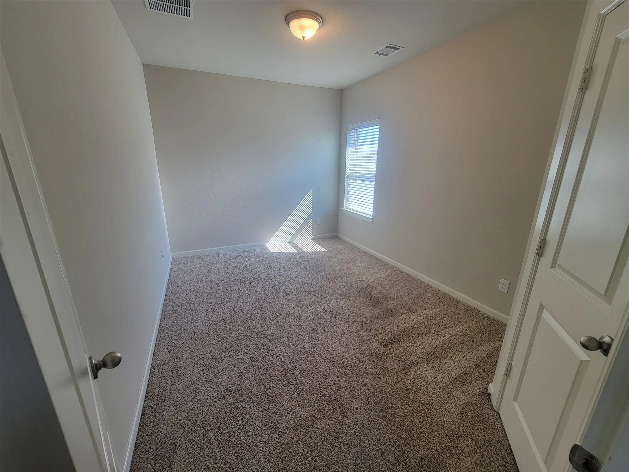 Single Family Residence For Rent in Tarrant County , 1023 Winter Fire Way, Arlington, Texas 76005, 5 Bedroom, 4 Bathroom, 2 Garage spaces, 3,566 Sqft, built in 2014, mls#21402861, Real Estate Agent in Arlington, Homes For Rent in Tarrant county, Homes For Rent in Arlington, Realtor in Arlington Texas, Real Estate Brokerage Independent Realty Texas, Luminita Cordes Realtor