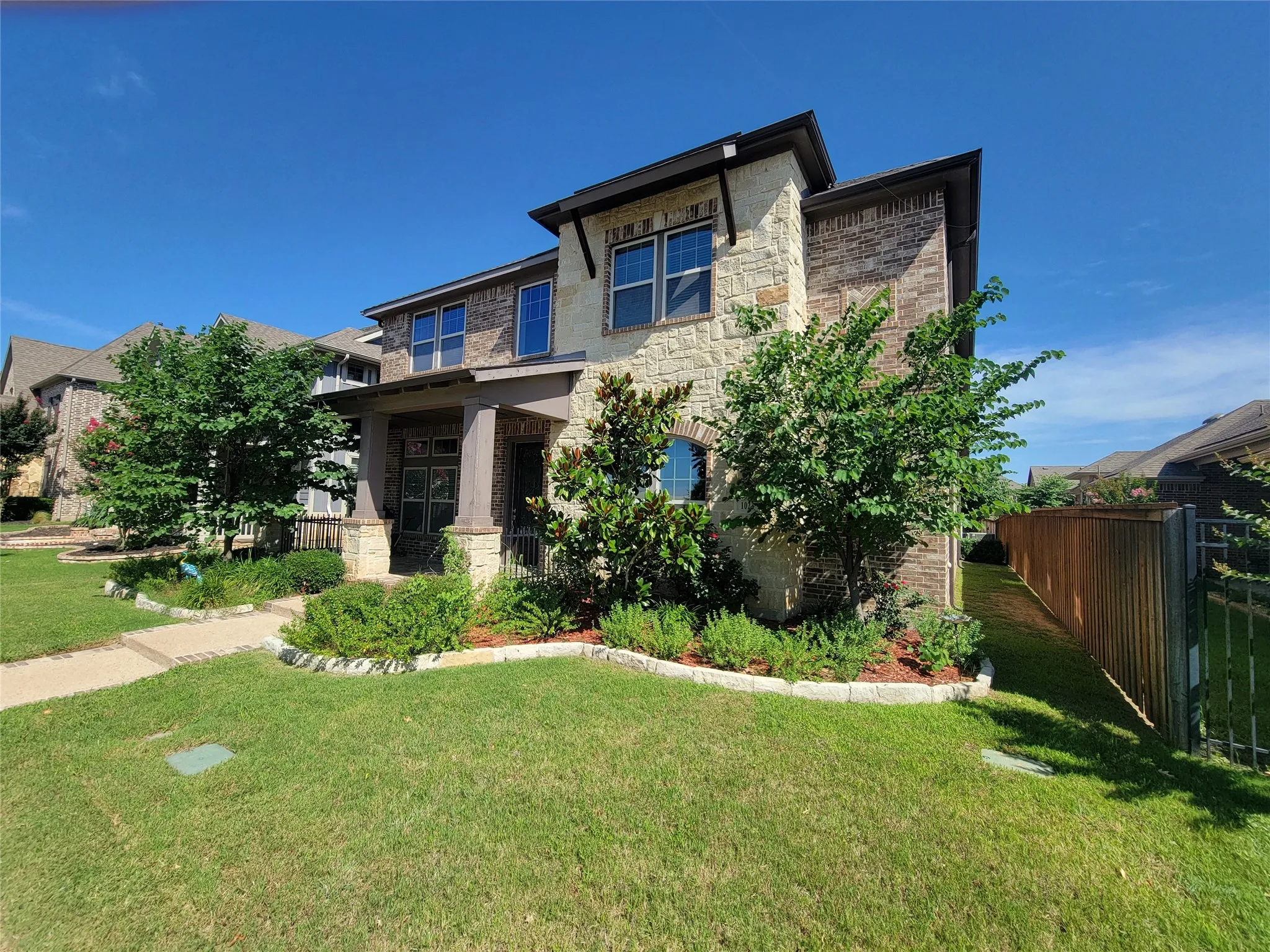 Single Family Residence For Rent in Tarrant County , 1023 Winter Fire Way, Arlington, Texas 76005, 5 Bedroom, 4 Bathroom, 2 Garage spaces, 3,566 Sqft, built in 2014, mls#21402861, Real Estate Agent in Arlington, Homes For Rent in Tarrant county, Homes For Rent in Arlington, Realtor in Arlington Texas, Real Estate Brokerage Independent Realty Texas, Luminita Cordes Realtor