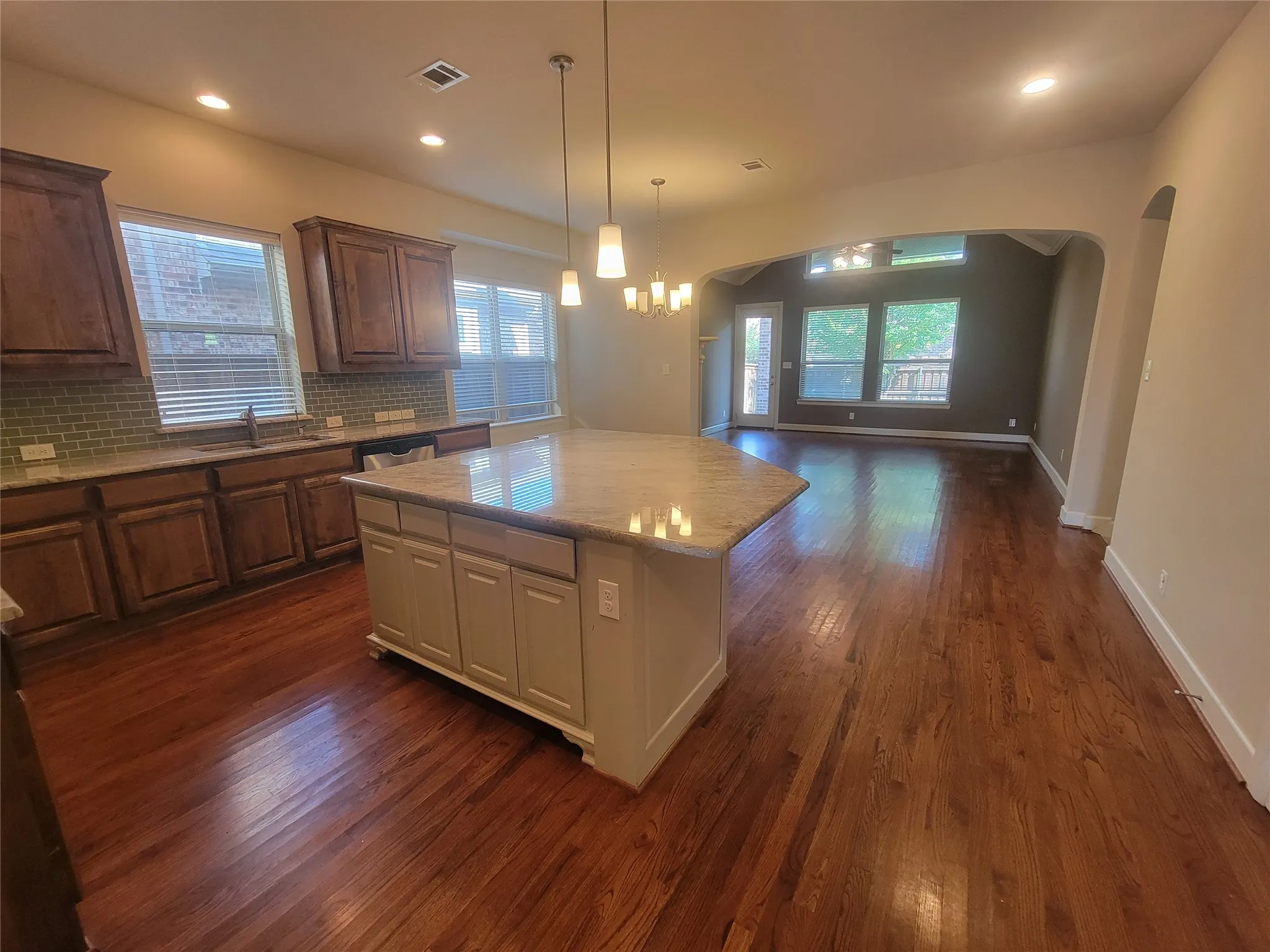 Single Family Residence For Rent in Tarrant County , 1023 Winter Fire Way, Arlington, Texas 76005, 5 Bedroom, 4 Bathroom, 2 Garage spaces, 3,566 Sqft, built in 2014, mls#21402861, Real Estate Agent in Arlington, Homes For Rent in Tarrant county, Homes For Rent in Arlington, Realtor in Arlington Texas, Real Estate Brokerage Independent Realty Texas, Luminita Cordes Realtor