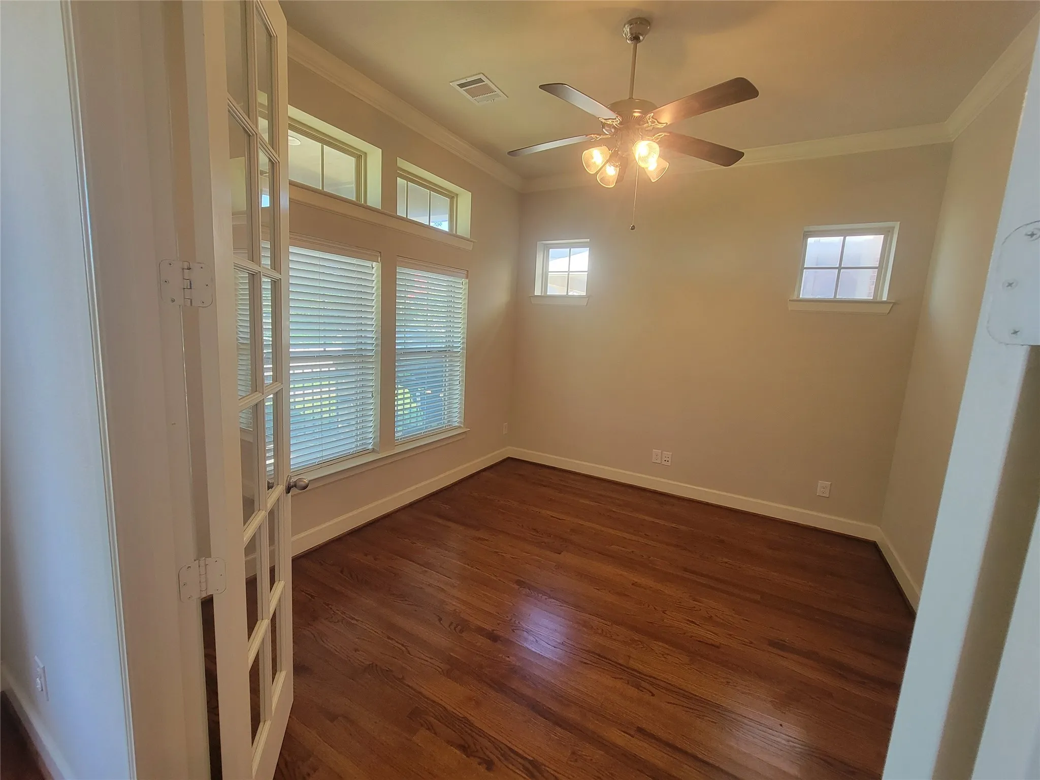 Single Family Residence For Rent in Tarrant County , 1023 Winter Fire Way, Arlington, Texas 76005, 5 Bedroom, 4 Bathroom, 2 Garage spaces, 3,566 Sqft, built in 2014, mls#21402861, Real Estate Agent in Arlington, Homes For Rent in Tarrant county, Homes For Rent in Arlington, Realtor in Arlington Texas, Real Estate Brokerage Independent Realty Texas, Luminita Cordes Realtor