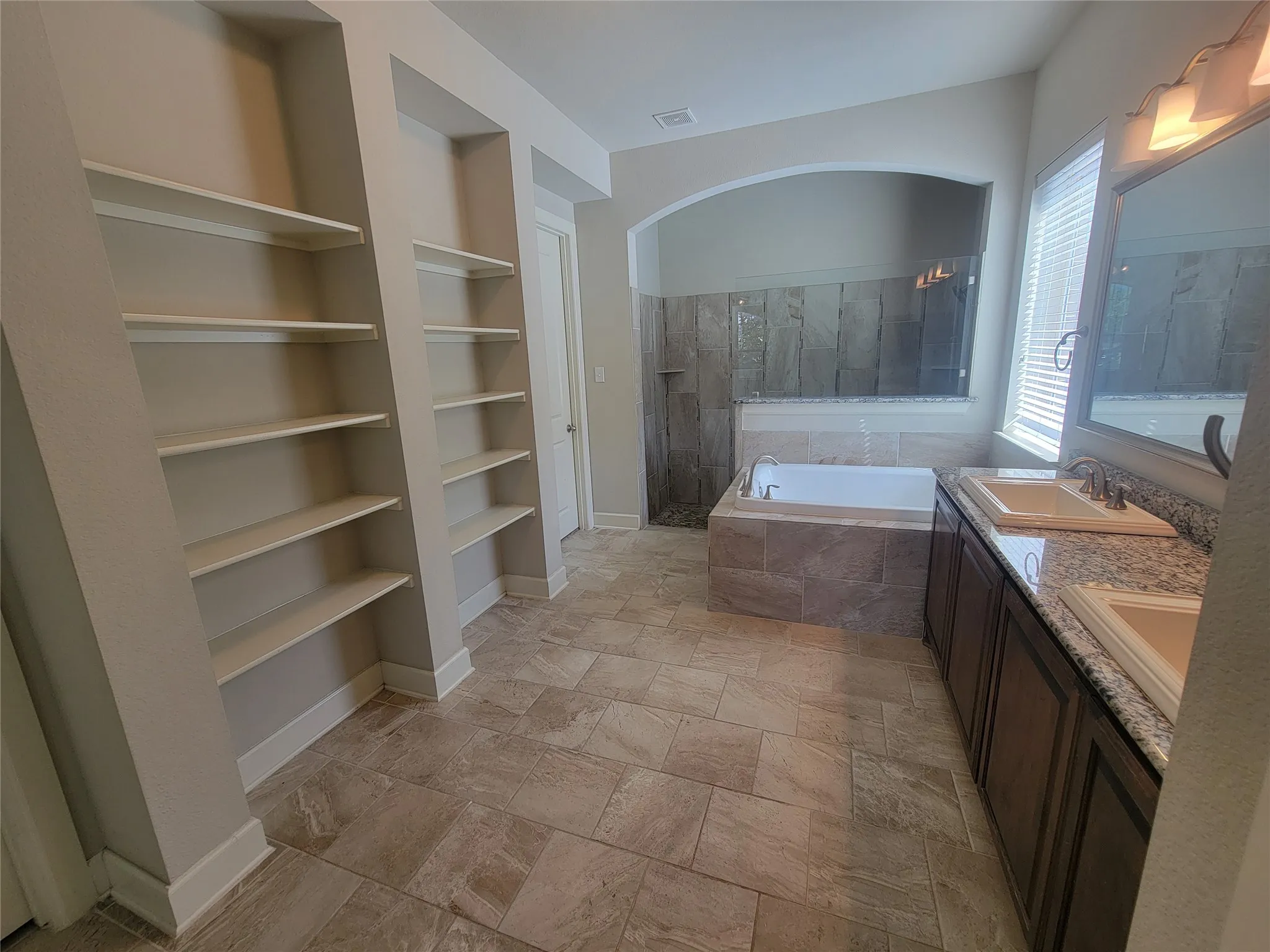Single Family Residence For Rent in Tarrant County , 1023 Winter Fire Way, Arlington, Texas 76005, 5 Bedroom, 4 Bathroom, 2 Garage spaces, 3,566 Sqft, built in 2014, mls#21402861, Real Estate Agent in Arlington, Homes For Rent in Tarrant county, Homes For Rent in Arlington, Realtor in Arlington Texas, Real Estate Brokerage Independent Realty Texas, Luminita Cordes Realtor