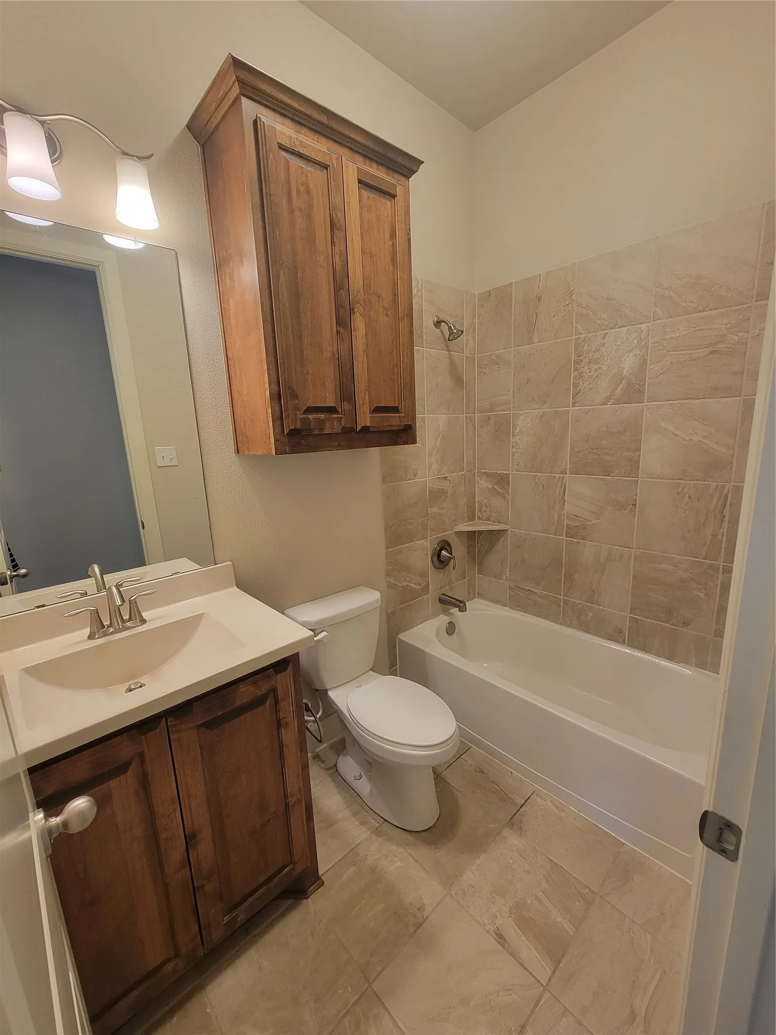 Single Family Residence For Rent in Tarrant County , 1023 Winter Fire Way, Arlington, Texas 76005, 5 Bedroom, 4 Bathroom, 2 Garage spaces, 3,566 Sqft, built in 2014, mls#21402861, Real Estate Agent in Arlington, Homes For Rent in Tarrant county, Homes For Rent in Arlington, Realtor in Arlington Texas, Real Estate Brokerage Independent Realty Texas, Luminita Cordes Realtor