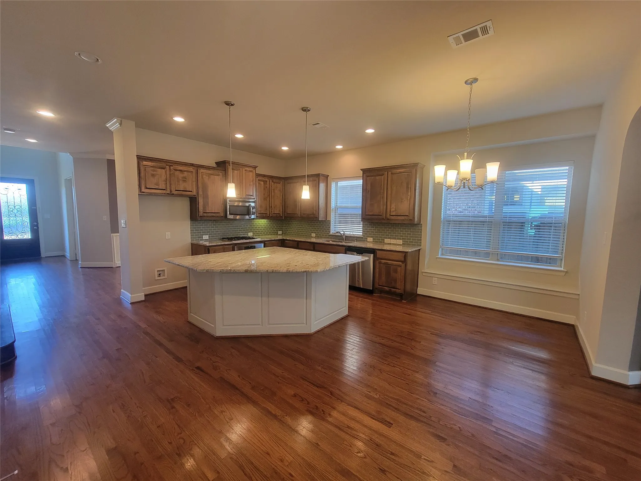 Single Family Residence For Rent in Tarrant County , 1023 Winter Fire Way, Arlington, Texas 76005, 5 Bedroom, 4 Bathroom, 2 Garage spaces, 3,566 Sqft, built in 2014, mls#21402861, Real Estate Agent in Arlington, Homes For Rent in Tarrant county, Homes For Rent in Arlington, Realtor in Arlington Texas, Real Estate Brokerage Independent Realty Texas, Luminita Cordes Realtor