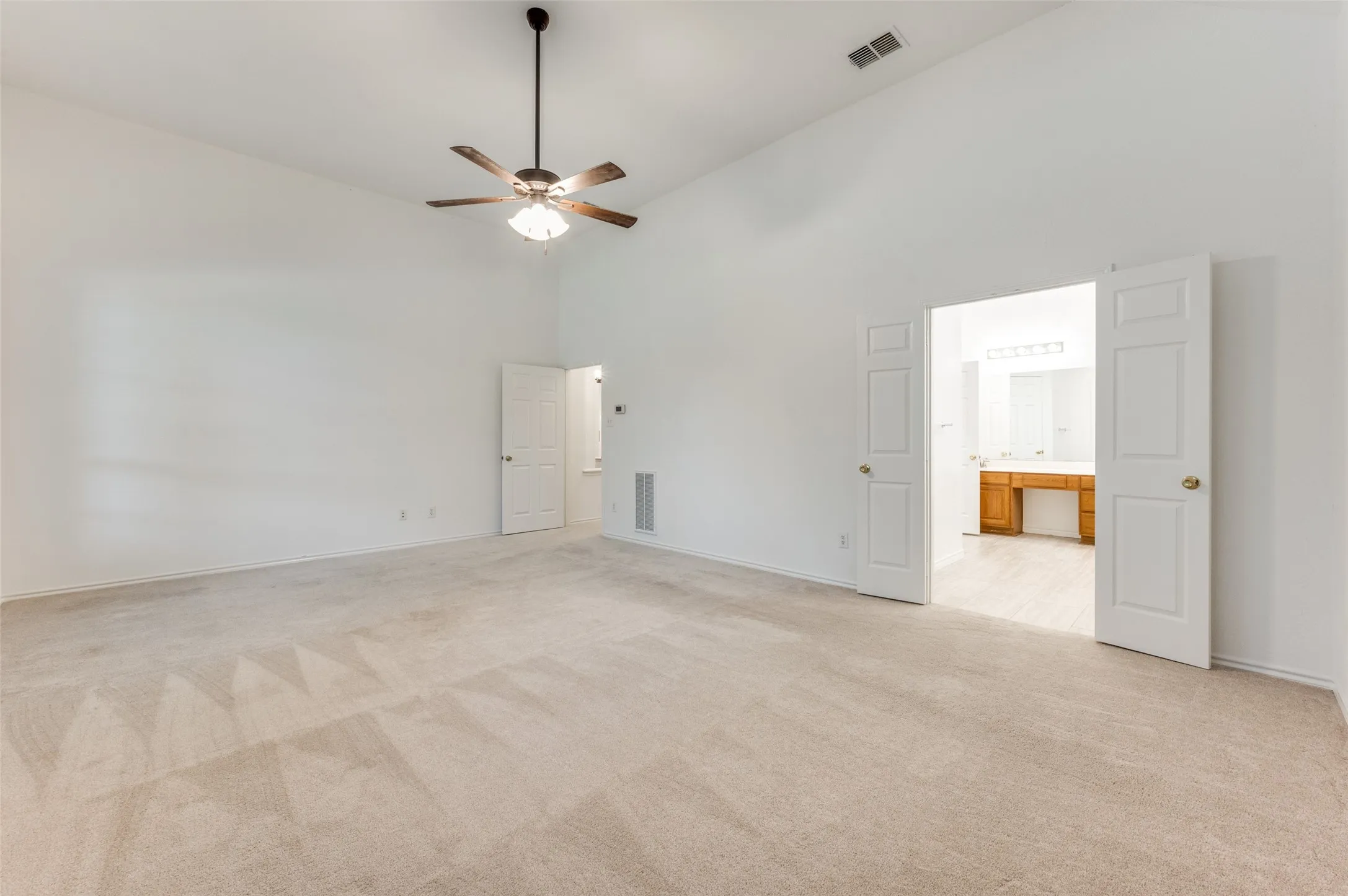 Single Family Residence For Sale in Collin County , 3204 Grantham Drive, Richardson, Texas 75082, 4 Bedroom, 3 Bathroom, 2 Garage spaces, 2,708 Sqft, built in 1997, mls#21359714, Real Estate Agent in Richardson, Homes For Sale in Collin county, Homes For Sale in Richardson, Realtor in Richardson Texas, Real Estate Brokerage Independent Realty Texas, Luminita Cordes Realtor