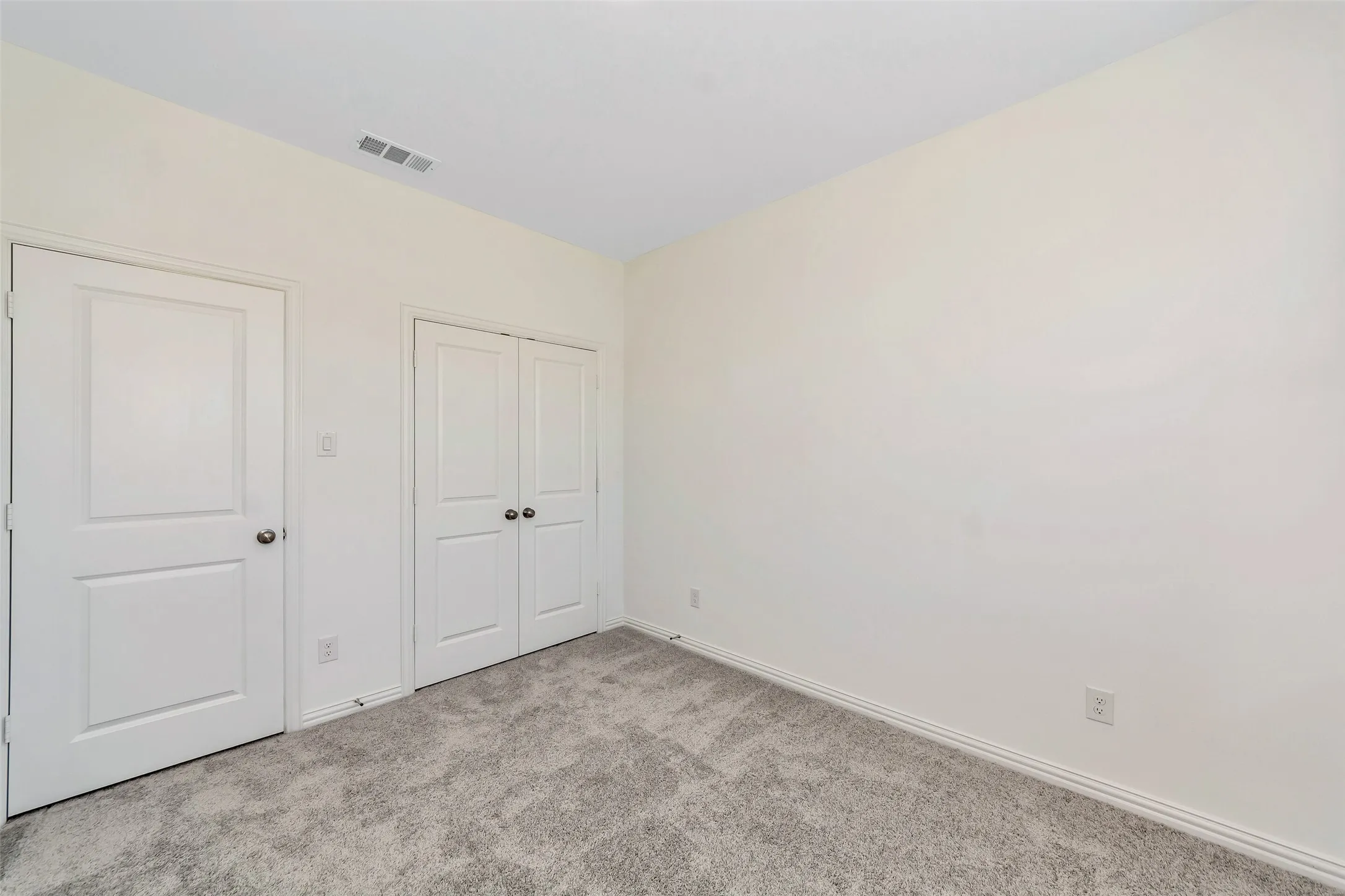 Townhouse For Rent in Tarrant County , 4413 Union Street, North Richland Hills, Texas 76180, 3 Bedroom, 3 Bathroom, 2 Garage spaces, 1,671 Sqft, built in 2023, mls#21405505, Real Estate Agent in North Richland Hills, Homes For Rent in Tarrant county, Homes For Rent in North Richland Hills, Realtor in North Richland Hills Texas, Real Estate Brokerage Independent Realty Texas, Luminita Cordes Realtor