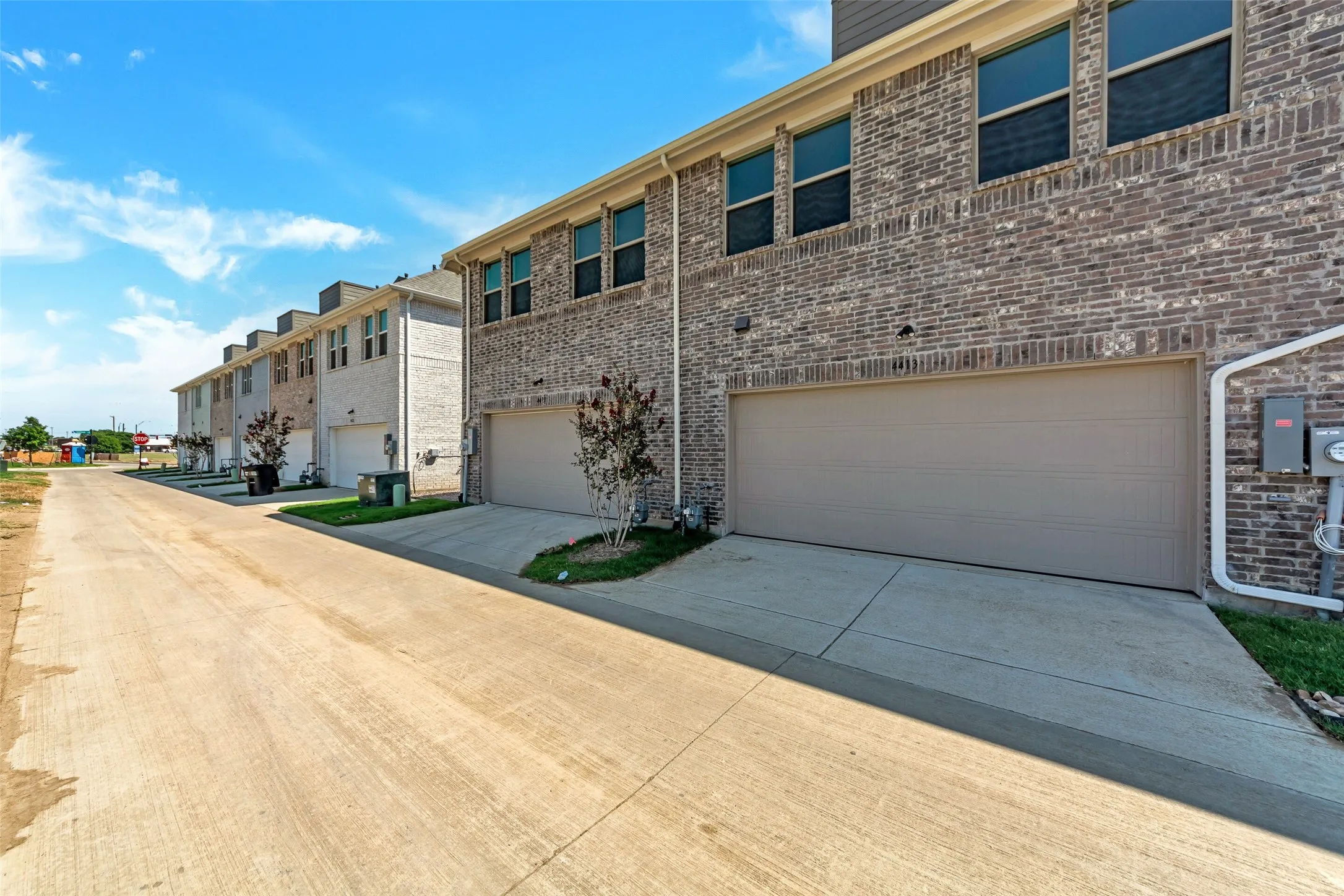 Townhouse For Rent in Tarrant County , 4413 Union Street, North Richland Hills, Texas 76180, 3 Bedroom, 3 Bathroom, 2 Garage spaces, 1,671 Sqft, built in 2023, mls#21405505, Real Estate Agent in North Richland Hills, Homes For Rent in Tarrant county, Homes For Rent in North Richland Hills, Realtor in North Richland Hills Texas, Real Estate Brokerage Independent Realty Texas, Luminita Cordes Realtor