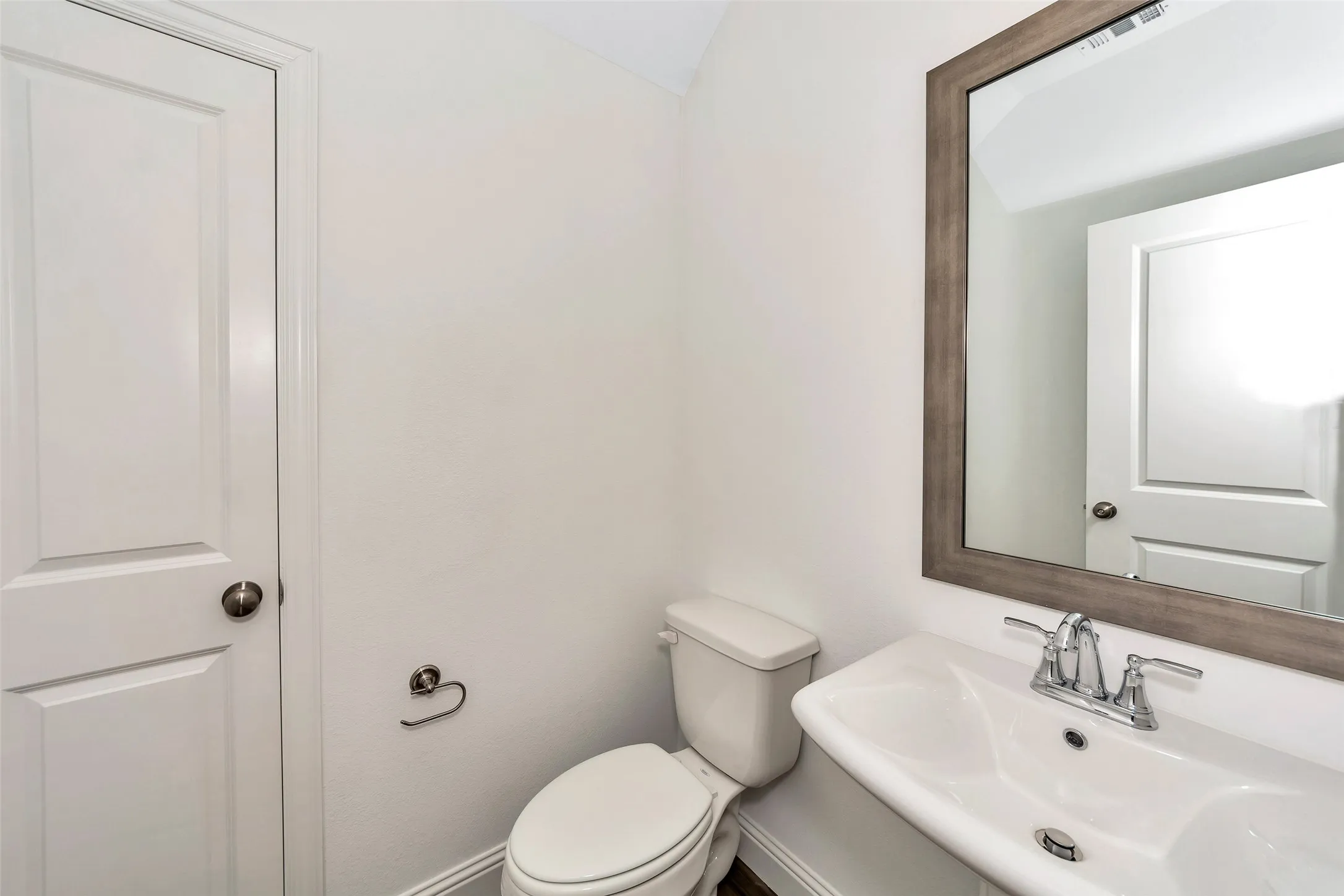 Townhouse For Rent in Tarrant County , 4413 Union Street, North Richland Hills, Texas 76180, 3 Bedroom, 3 Bathroom, 2 Garage spaces, 1,671 Sqft, built in 2023, mls#21405505, Real Estate Agent in North Richland Hills, Homes For Rent in Tarrant county, Homes For Rent in North Richland Hills, Realtor in North Richland Hills Texas, Real Estate Brokerage Independent Realty Texas, Luminita Cordes Realtor