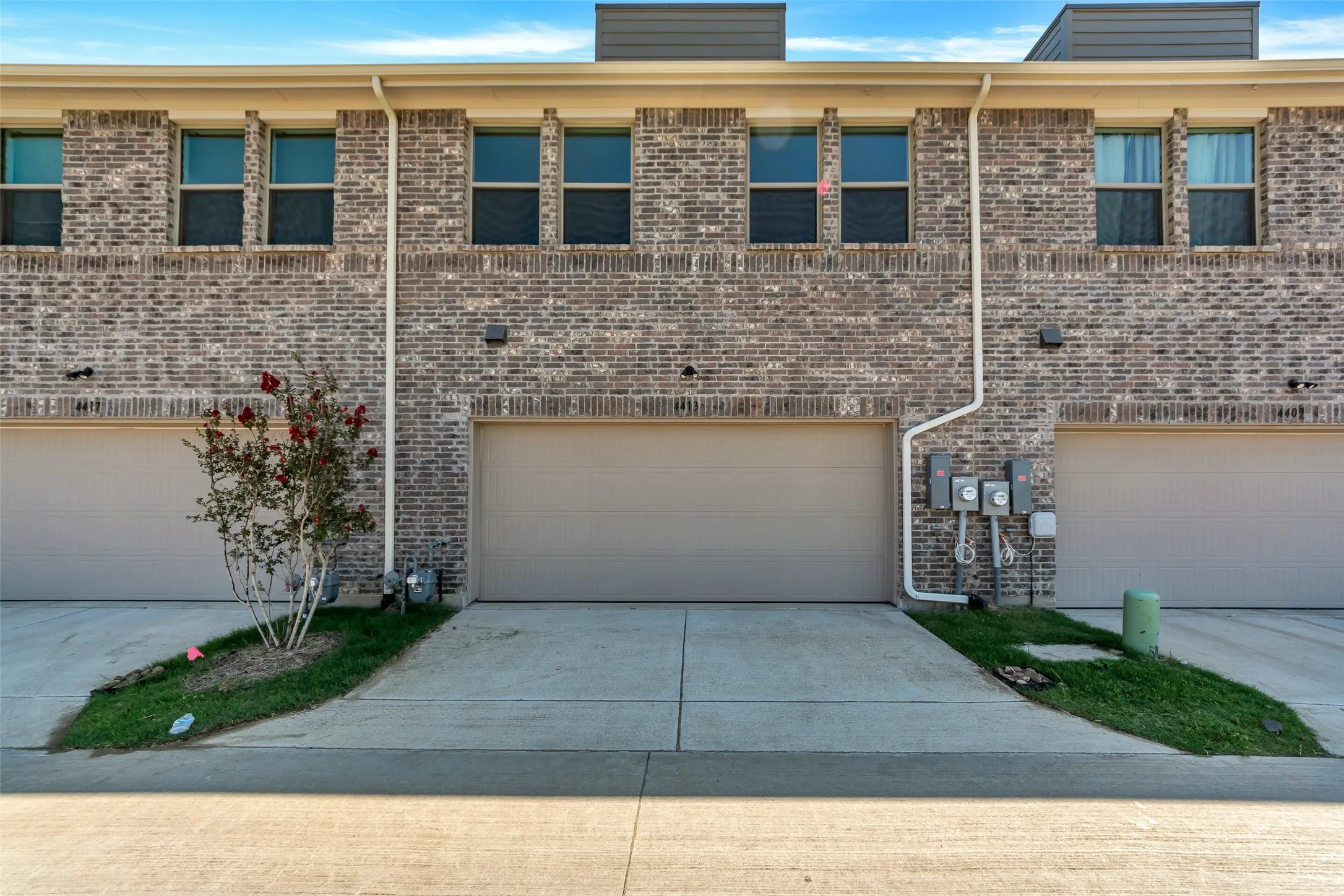 Townhouse For Rent in Tarrant County , 4413 Union Street, North Richland Hills, Texas 76180, 3 Bedroom, 3 Bathroom, 2 Garage spaces, 1,671 Sqft, built in 2023, mls#21405505, Real Estate Agent in North Richland Hills, Homes For Rent in Tarrant county, Homes For Rent in North Richland Hills, Realtor in North Richland Hills Texas, Real Estate Brokerage Independent Realty Texas, Luminita Cordes Realtor