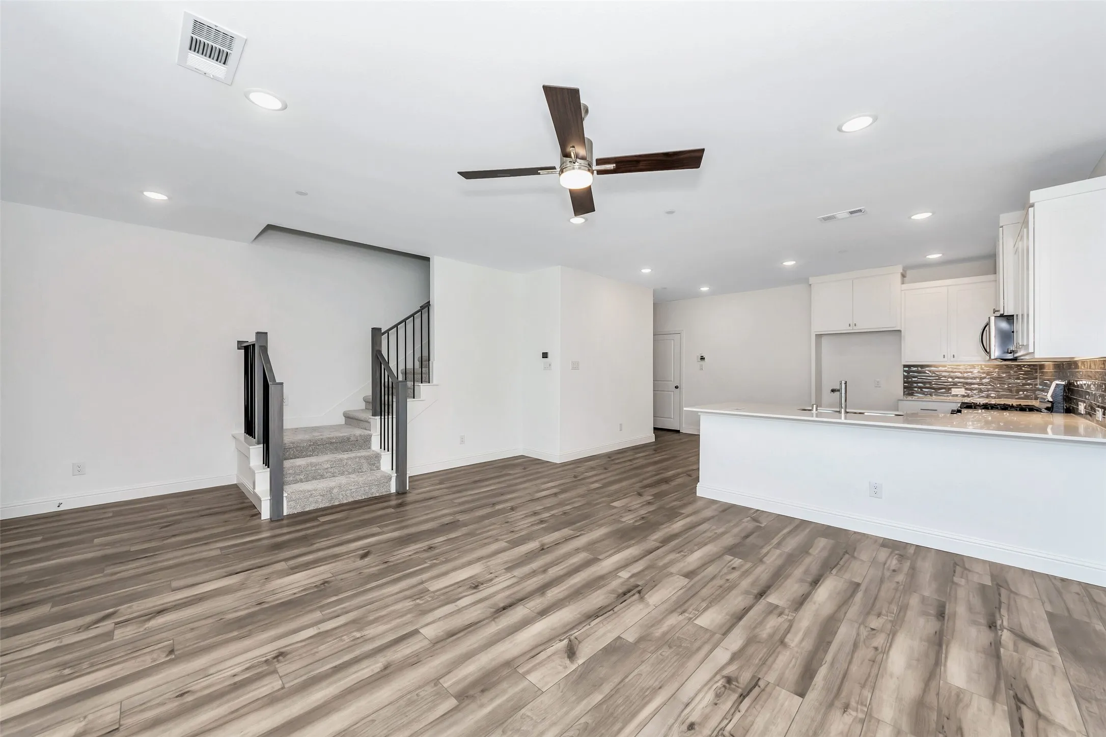 Townhouse For Rent in Tarrant County , 4413 Union Street, North Richland Hills, Texas 76180, 3 Bedroom, 3 Bathroom, 2 Garage spaces, 1,671 Sqft, built in 2023, mls#21405505, Real Estate Agent in North Richland Hills, Homes For Rent in Tarrant county, Homes For Rent in North Richland Hills, Realtor in North Richland Hills Texas, Real Estate Brokerage Independent Realty Texas, Luminita Cordes Realtor