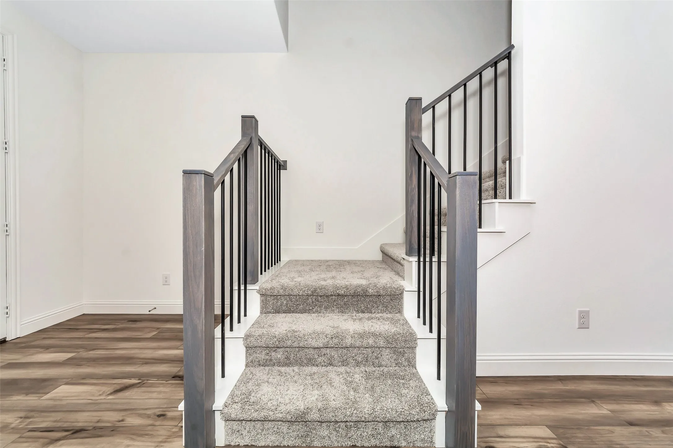 Townhouse For Rent in Tarrant County , 4413 Union Street, North Richland Hills, Texas 76180, 3 Bedroom, 3 Bathroom, 2 Garage spaces, 1,671 Sqft, built in 2023, mls#21405505, Real Estate Agent in North Richland Hills, Homes For Rent in Tarrant county, Homes For Rent in North Richland Hills, Realtor in North Richland Hills Texas, Real Estate Brokerage Independent Realty Texas, Luminita Cordes Realtor