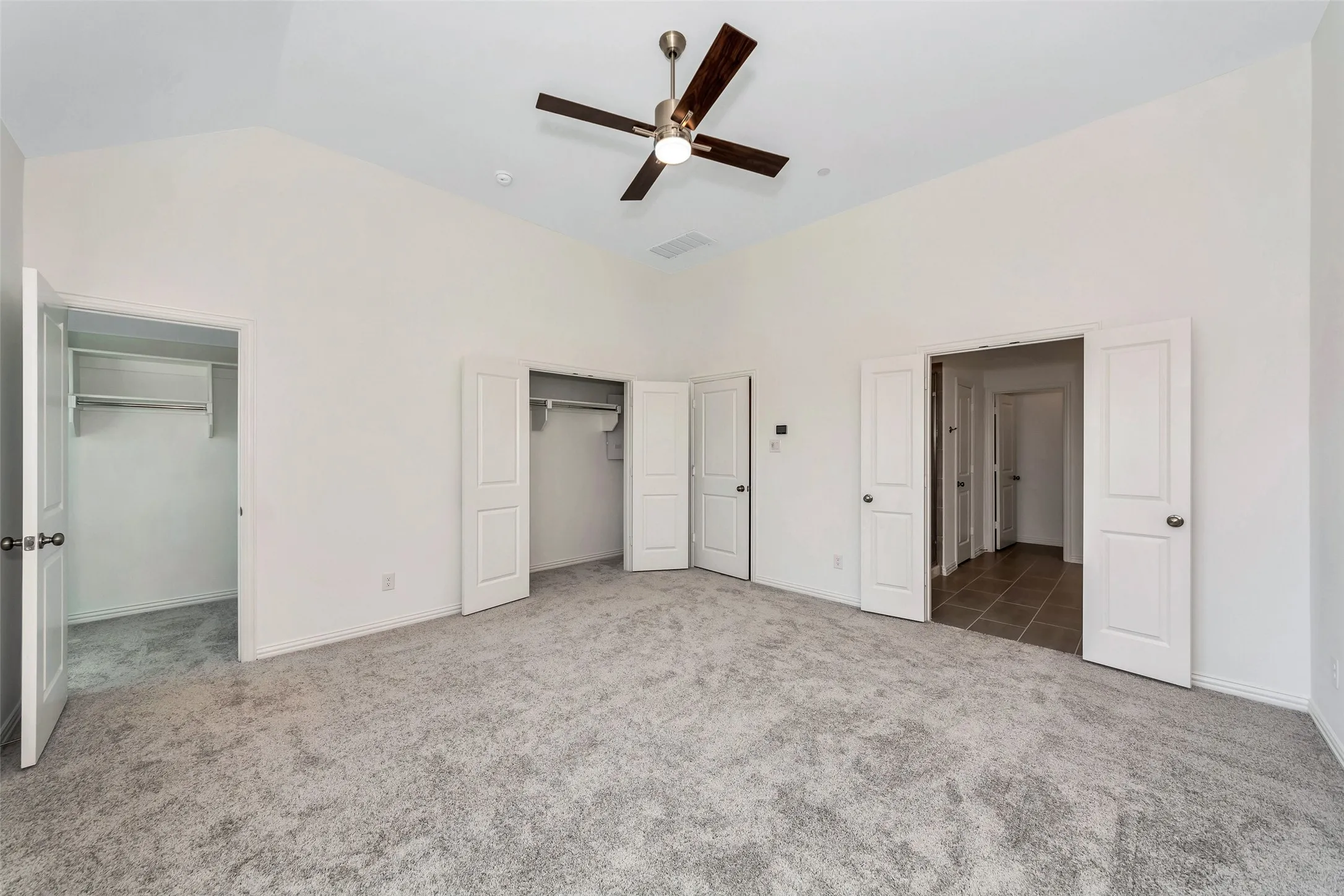 Townhouse For Rent in Tarrant County , 4413 Union Street, North Richland Hills, Texas 76180, 3 Bedroom, 3 Bathroom, 2 Garage spaces, 1,671 Sqft, built in 2023, mls#21405505, Real Estate Agent in North Richland Hills, Homes For Rent in Tarrant county, Homes For Rent in North Richland Hills, Realtor in North Richland Hills Texas, Real Estate Brokerage Independent Realty Texas, Luminita Cordes Realtor