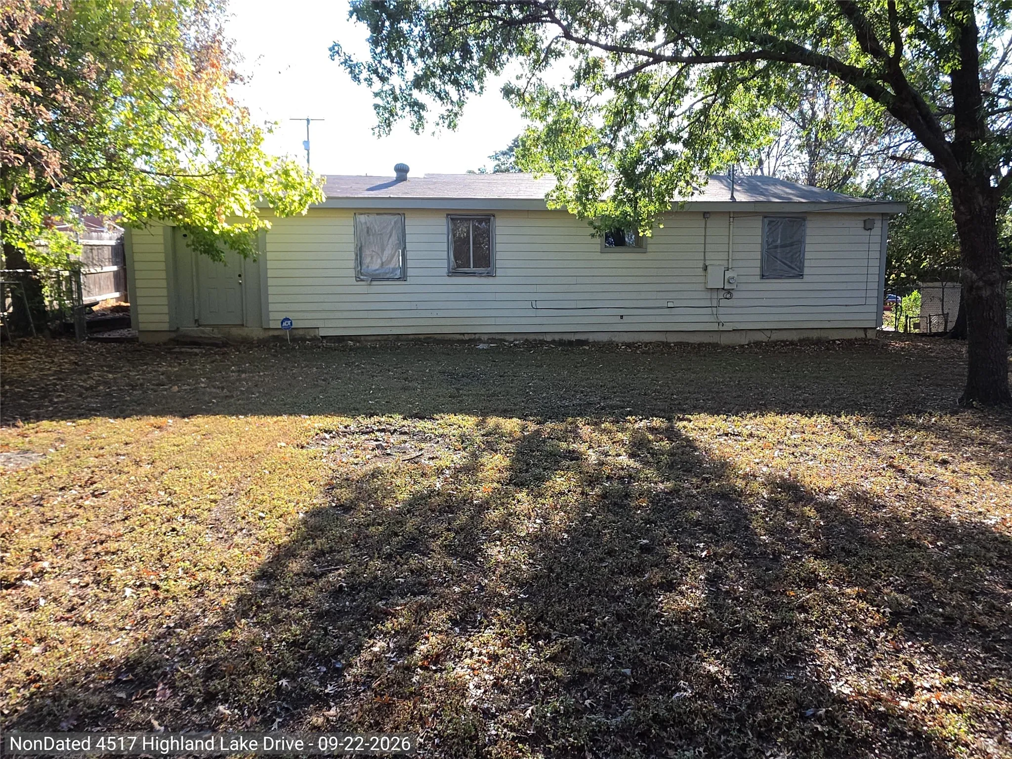 Single Family Residence For Sale in Tarrant County , 4517 Highland Lake Drive, Lake Worth, Texas 76135, 3 Bedroom, 1 Bathroom, Garage spaces, 1,546 Sqft, built in 1959, mls#21403826, Real Estate Agent in Lake Worth, Homes For Sale in Tarrant county, Homes For Sale in Lake Worth, Realtor in Lake Worth Texas, Real Estate Brokerage Independent Realty Texas, Luminita Cordes Realtor
