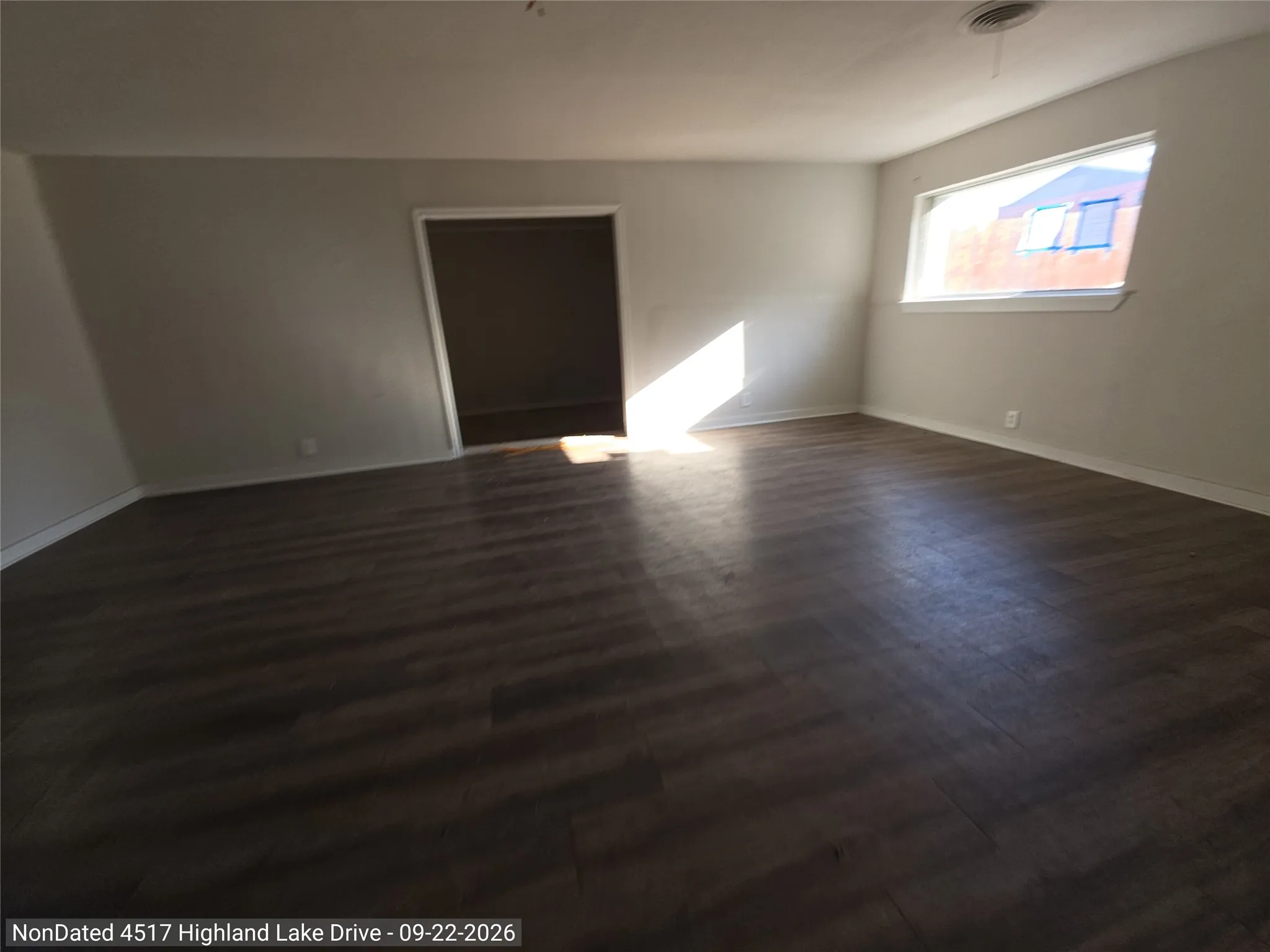 Single Family Residence For Sale in Tarrant County , 4517 Highland Lake Drive, Lake Worth, Texas 76135, 3 Bedroom, 1 Bathroom, Garage spaces, 1,546 Sqft, built in 1959, mls#21403826, Real Estate Agent in Lake Worth, Homes For Sale in Tarrant county, Homes For Sale in Lake Worth, Realtor in Lake Worth Texas, Real Estate Brokerage Independent Realty Texas, Luminita Cordes Realtor