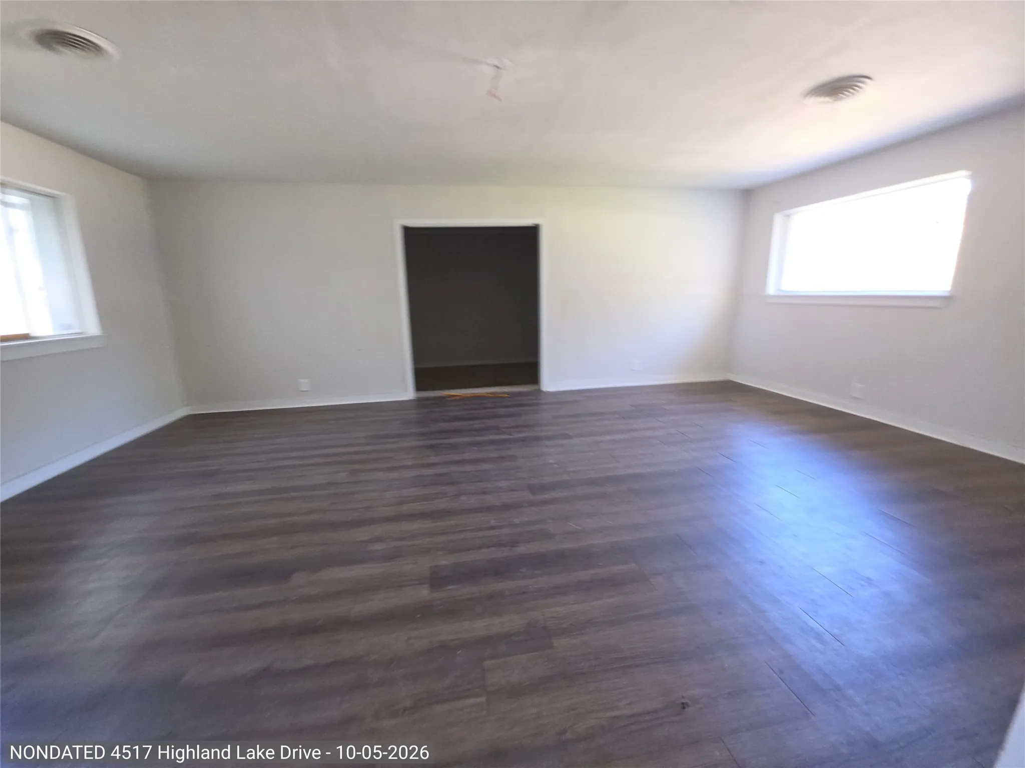 Single Family Residence For Sale in Tarrant County , 4517 Highland Lake Drive, Lake Worth, Texas 76135, 3 Bedroom, 1 Bathroom, Garage spaces, 1,546 Sqft, built in 1959, mls#21403826, Real Estate Agent in Lake Worth, Homes For Sale in Tarrant county, Homes For Sale in Lake Worth, Realtor in Lake Worth Texas, Real Estate Brokerage Independent Realty Texas, Luminita Cordes Realtor