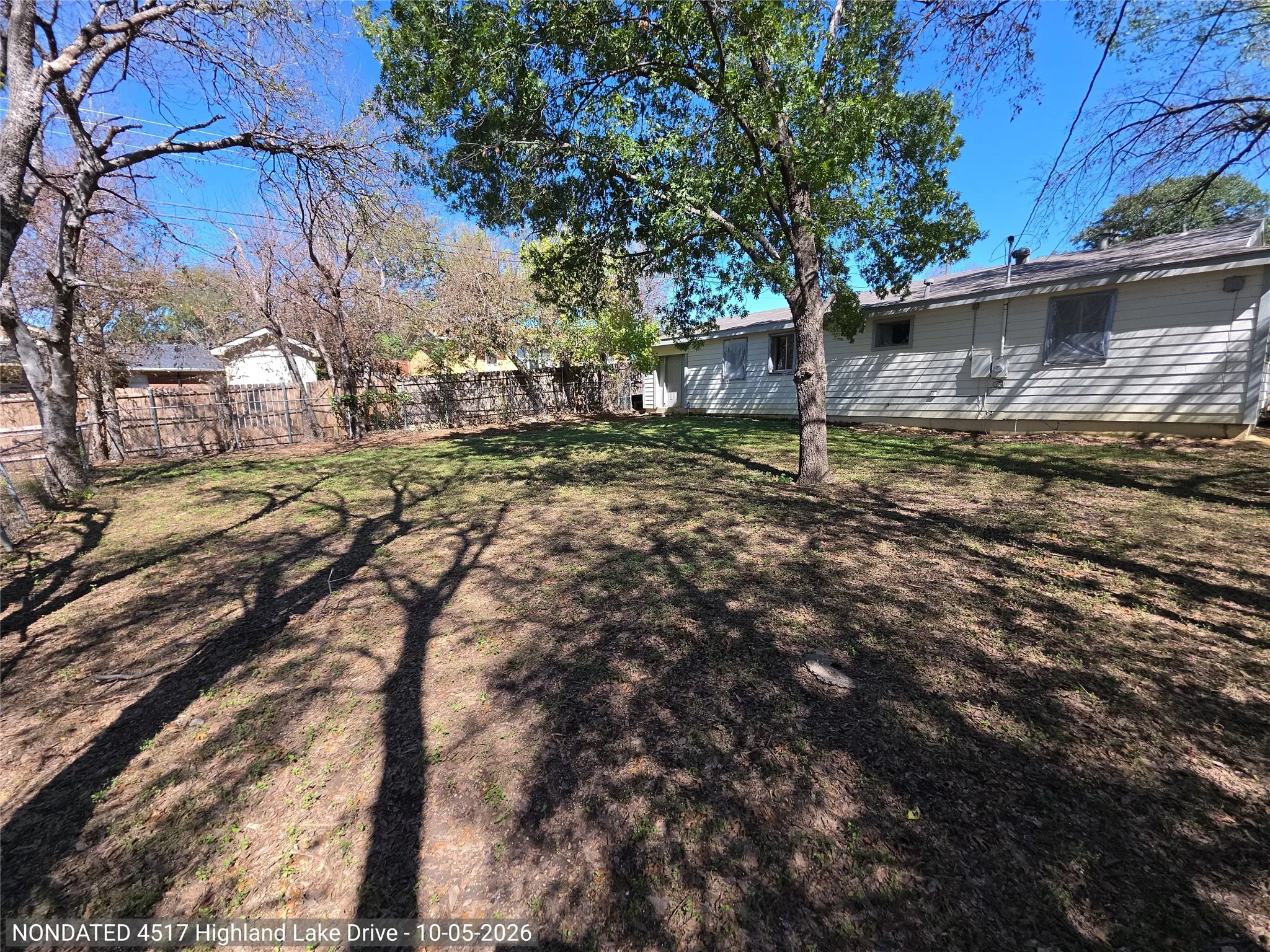 Single Family Residence For Sale in Tarrant County , 4517 Highland Lake Drive, Lake Worth, Texas 76135, 3 Bedroom, 1 Bathroom, Garage spaces, 1,546 Sqft, built in 1959, mls#21403826, Real Estate Agent in Lake Worth, Homes For Sale in Tarrant county, Homes For Sale in Lake Worth, Realtor in Lake Worth Texas, Real Estate Brokerage Independent Realty Texas, Luminita Cordes Realtor