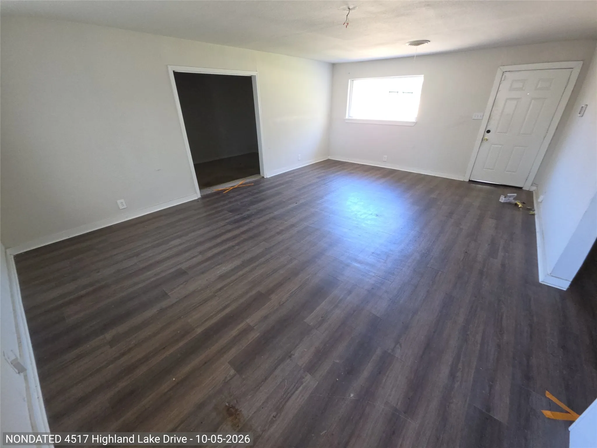 Single Family Residence For Sale in Tarrant County , 4517 Highland Lake Drive, Lake Worth, Texas 76135, 3 Bedroom, 1 Bathroom, Garage spaces, 1,546 Sqft, built in 1959, mls#21403826, Real Estate Agent in Lake Worth, Homes For Sale in Tarrant county, Homes For Sale in Lake Worth, Realtor in Lake Worth Texas, Real Estate Brokerage Independent Realty Texas, Luminita Cordes Realtor