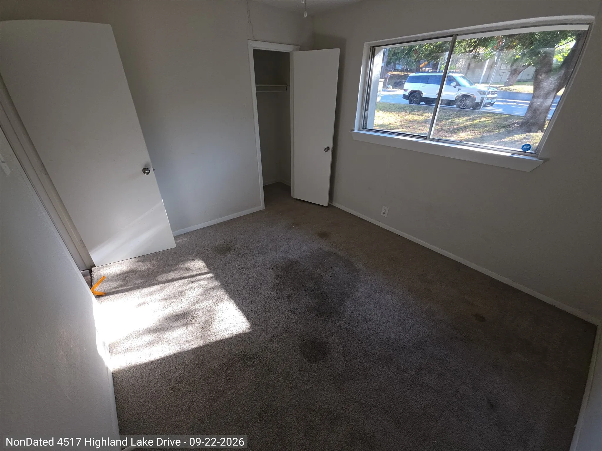 Single Family Residence For Sale in Tarrant County , 4517 Highland Lake Drive, Lake Worth, Texas 76135, 3 Bedroom, 1 Bathroom, Garage spaces, 1,546 Sqft, built in 1959, mls#21403826, Real Estate Agent in Lake Worth, Homes For Sale in Tarrant county, Homes For Sale in Lake Worth, Realtor in Lake Worth Texas, Real Estate Brokerage Independent Realty Texas, Luminita Cordes Realtor