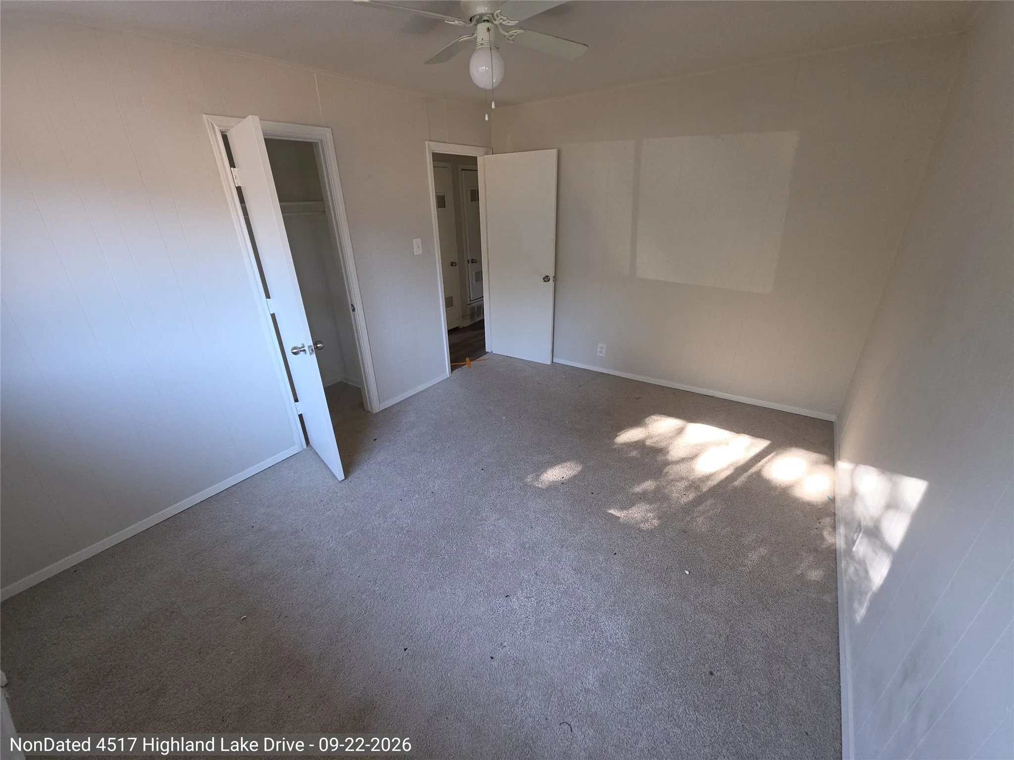 Single Family Residence For Sale in Tarrant County , 4517 Highland Lake Drive, Lake Worth, Texas 76135, 3 Bedroom, 1 Bathroom, Garage spaces, 1,546 Sqft, built in 1959, mls#21403826, Real Estate Agent in Lake Worth, Homes For Sale in Tarrant county, Homes For Sale in Lake Worth, Realtor in Lake Worth Texas, Real Estate Brokerage Independent Realty Texas, Luminita Cordes Realtor