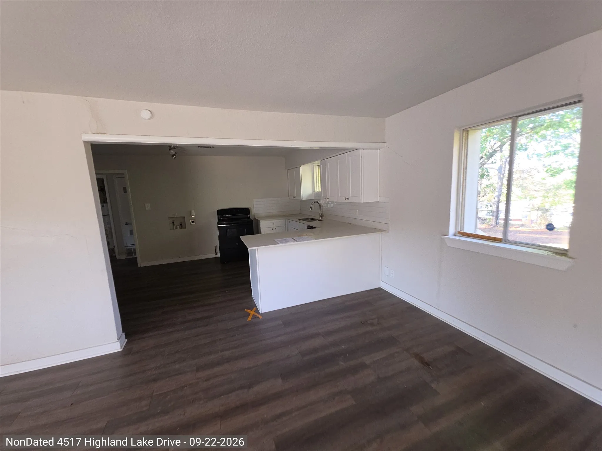 Single Family Residence For Sale in Tarrant County , 4517 Highland Lake Drive, Lake Worth, Texas 76135, 3 Bedroom, 1 Bathroom, Garage spaces, 1,546 Sqft, built in 1959, mls#21403826, Real Estate Agent in Lake Worth, Homes For Sale in Tarrant county, Homes For Sale in Lake Worth, Realtor in Lake Worth Texas, Real Estate Brokerage Independent Realty Texas, Luminita Cordes Realtor