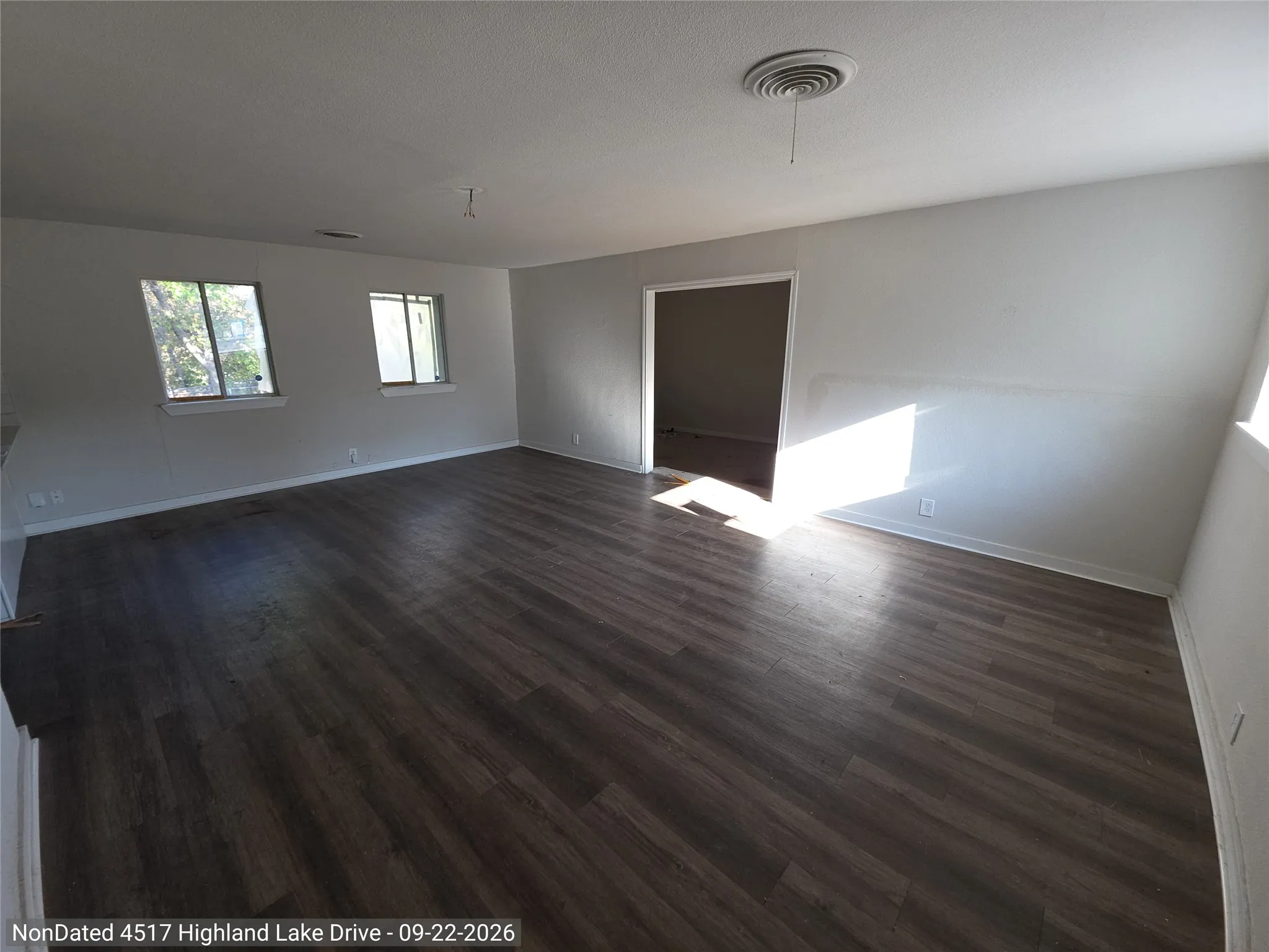 Single Family Residence For Sale in Tarrant County , 4517 Highland Lake Drive, Lake Worth, Texas 76135, 3 Bedroom, 1 Bathroom, Garage spaces, 1,546 Sqft, built in 1959, mls#21403826, Real Estate Agent in Lake Worth, Homes For Sale in Tarrant county, Homes For Sale in Lake Worth, Realtor in Lake Worth Texas, Real Estate Brokerage Independent Realty Texas, Luminita Cordes Realtor
