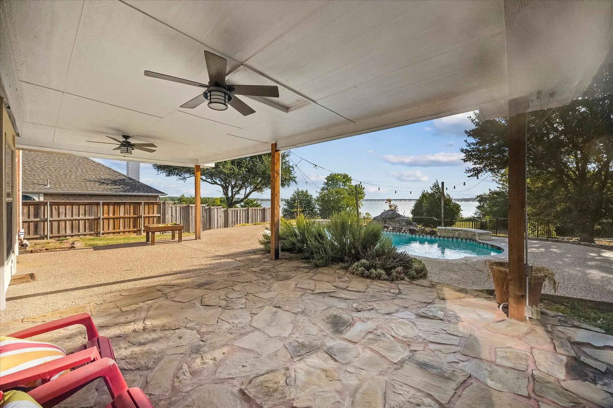Single Family Residence For Sale in Dallas County , 4102 Stone Haven Drive, Garland, Texas 75043, 4 Bedroom, 3 Bathroom, 2 Garage spaces, 3,156 Sqft, built in 2003, mls#21405496, Real Estate Agent in Garland, Homes For Sale in Dallas county, Homes For Sale in Garland, Realtor in Garland Texas, Real Estate Brokerage Independent Realty Texas, Luminita Cordes Realtor