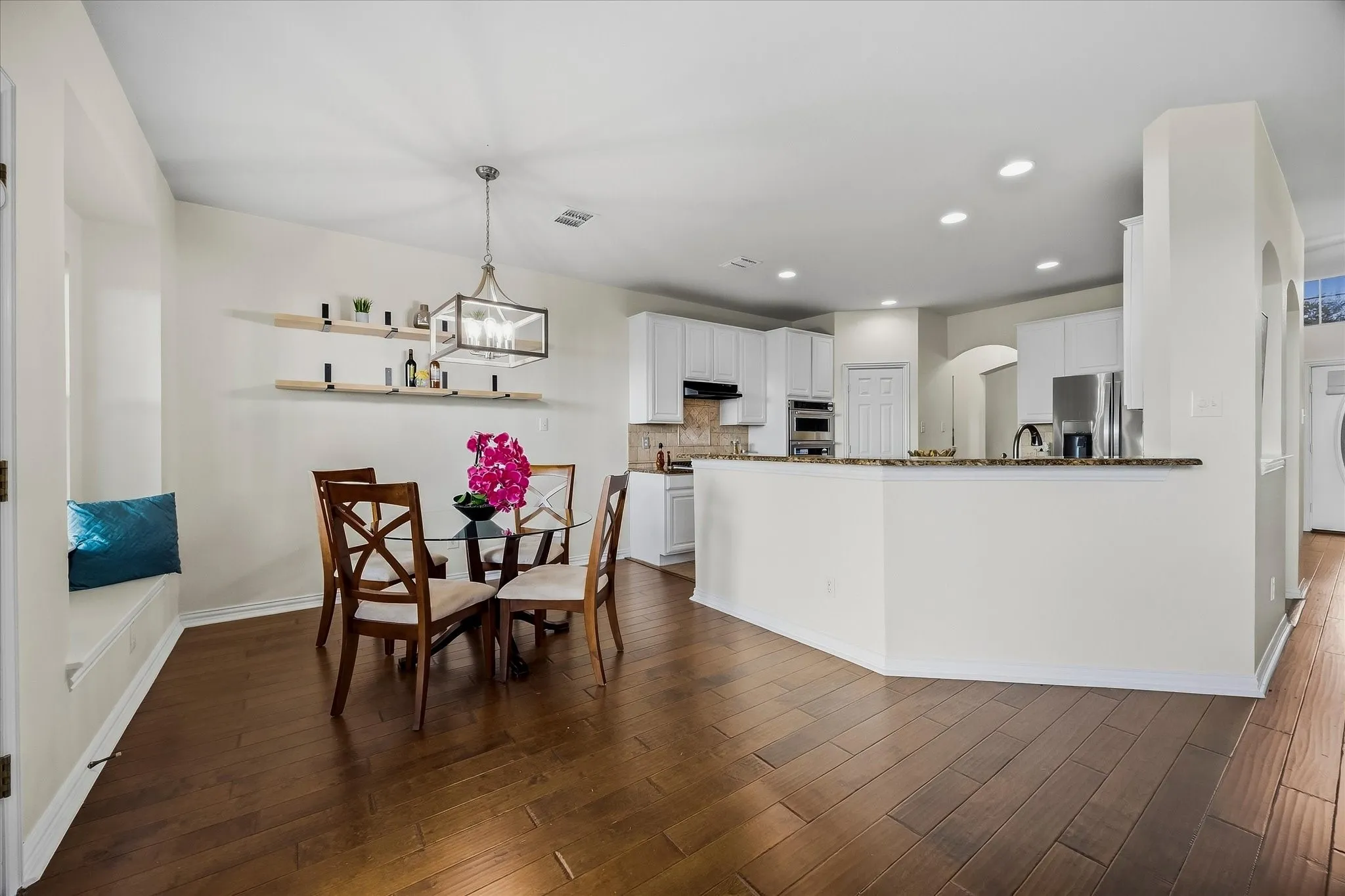 Single Family Residence For Sale in Dallas County , 4102 Stone Haven Drive, Garland, Texas 75043, 4 Bedroom, 3 Bathroom, 2 Garage spaces, 3,156 Sqft, built in 2003, mls#21405496, Real Estate Agent in Garland, Homes For Sale in Dallas county, Homes For Sale in Garland, Realtor in Garland Texas, Real Estate Brokerage Independent Realty Texas, Luminita Cordes Realtor