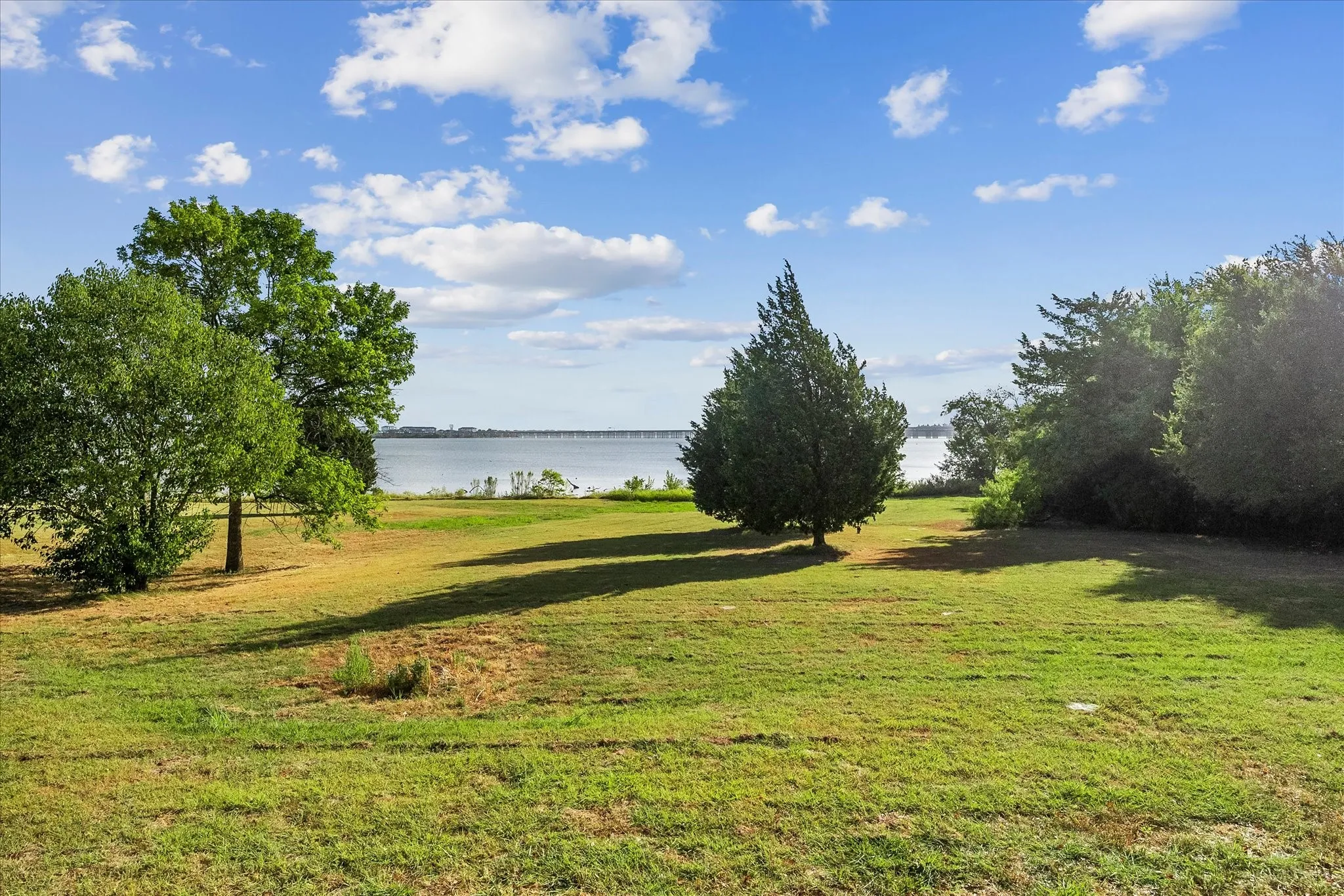Single Family Residence For Sale in Dallas County , 4102 Stone Haven Drive, Garland, Texas 75043, 4 Bedroom, 3 Bathroom, 2 Garage spaces, 3,156 Sqft, built in 2003, mls#21405496, Real Estate Agent in Garland, Homes For Sale in Dallas county, Homes For Sale in Garland, Realtor in Garland Texas, Real Estate Brokerage Independent Realty Texas, Luminita Cordes Realtor