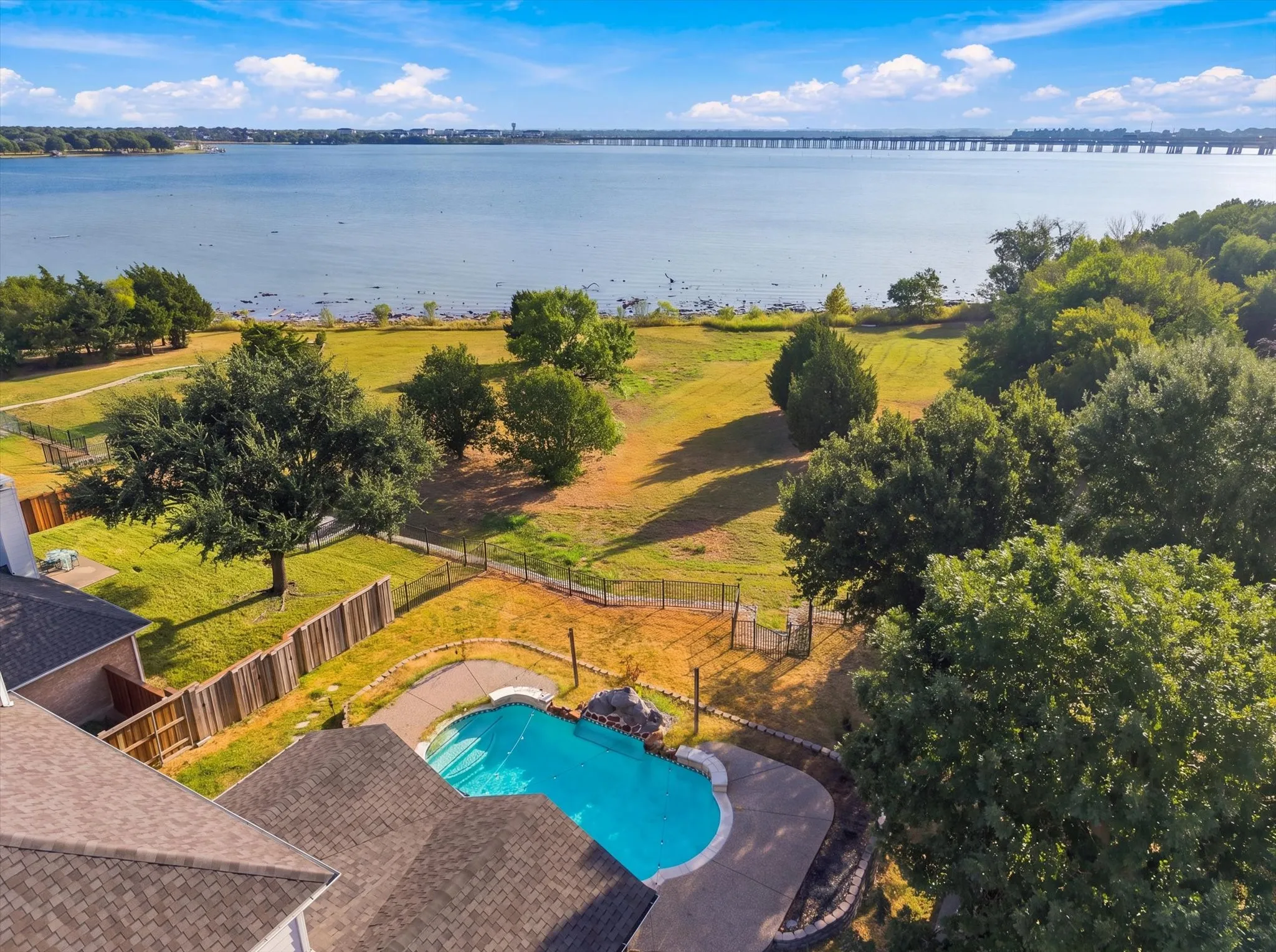 Single Family Residence For Sale in Dallas County , 4102 Stone Haven Drive, Garland, Texas 75043, 4 Bedroom, 3 Bathroom, 2 Garage spaces, 3,156 Sqft, built in 2003, mls#21405496, Real Estate Agent in Garland, Homes For Sale in Dallas county, Homes For Sale in Garland, Realtor in Garland Texas, Real Estate Brokerage Independent Realty Texas, Luminita Cordes Realtor