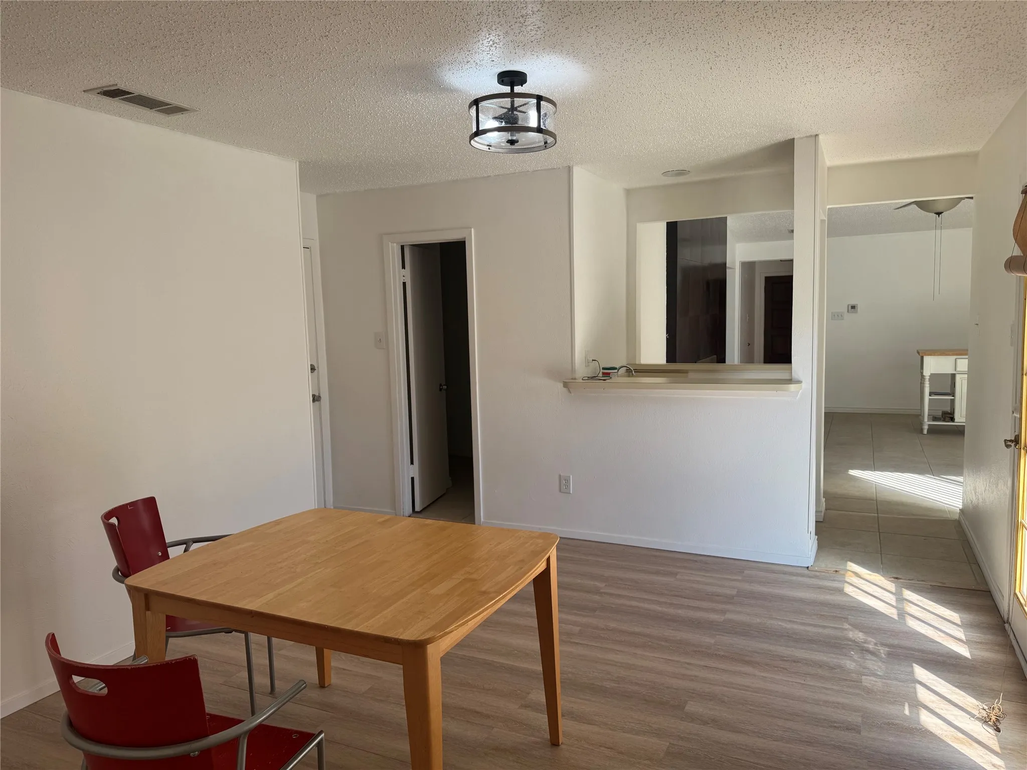 Single Family Residence For Rent in Dallas County , 1715 Carolyn Way, Richardson, Texas 75081, 3 Bedroom, 2 Bathroom, 2 Garage spaces, 1,827 Sqft, built in 1979, mls#21405352, Real Estate Agent in Richardson, Homes For Rent in Dallas county, Homes For Rent in Richardson, Realtor in Richardson Texas, Real Estate Brokerage Independent Realty Texas, Luminita Cordes Realtor