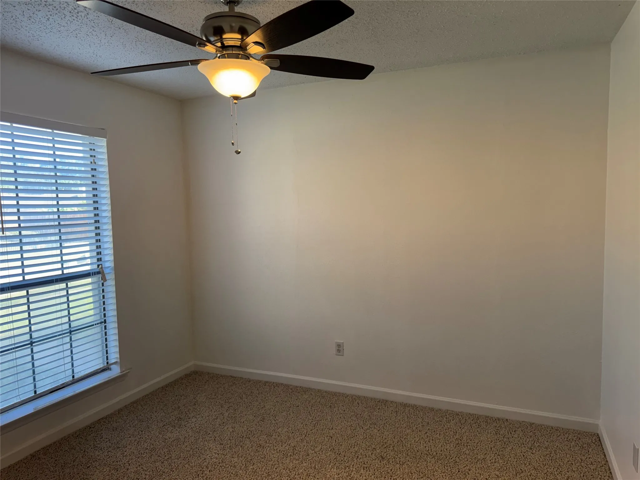 Single Family Residence For Rent in Dallas County , 1715 Carolyn Way, Richardson, Texas 75081, 3 Bedroom, 2 Bathroom, 2 Garage spaces, 1,827 Sqft, built in 1979, mls#21405352, Real Estate Agent in Richardson, Homes For Rent in Dallas county, Homes For Rent in Richardson, Realtor in Richardson Texas, Real Estate Brokerage Independent Realty Texas, Luminita Cordes Realtor