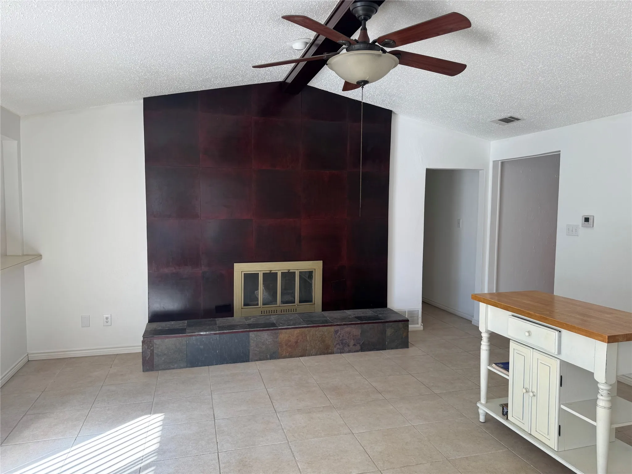 Single Family Residence For Rent in Dallas County , 1715 Carolyn Way, Richardson, Texas 75081, 3 Bedroom, 2 Bathroom, 2 Garage spaces, 1,827 Sqft, built in 1979, mls#21405352, Real Estate Agent in Richardson, Homes For Rent in Dallas county, Homes For Rent in Richardson, Realtor in Richardson Texas, Real Estate Brokerage Independent Realty Texas, Luminita Cordes Realtor