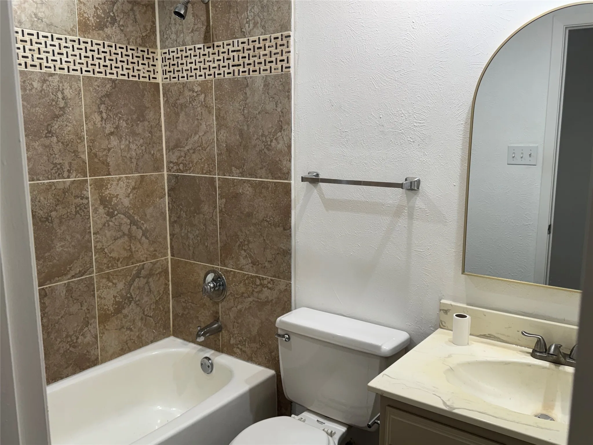 Single Family Residence For Rent in Dallas County , 1715 Carolyn Way, Richardson, Texas 75081, 3 Bedroom, 2 Bathroom, 2 Garage spaces, 1,827 Sqft, built in 1979, mls#21405352, Real Estate Agent in Richardson, Homes For Rent in Dallas county, Homes For Rent in Richardson, Realtor in Richardson Texas, Real Estate Brokerage Independent Realty Texas, Luminita Cordes Realtor