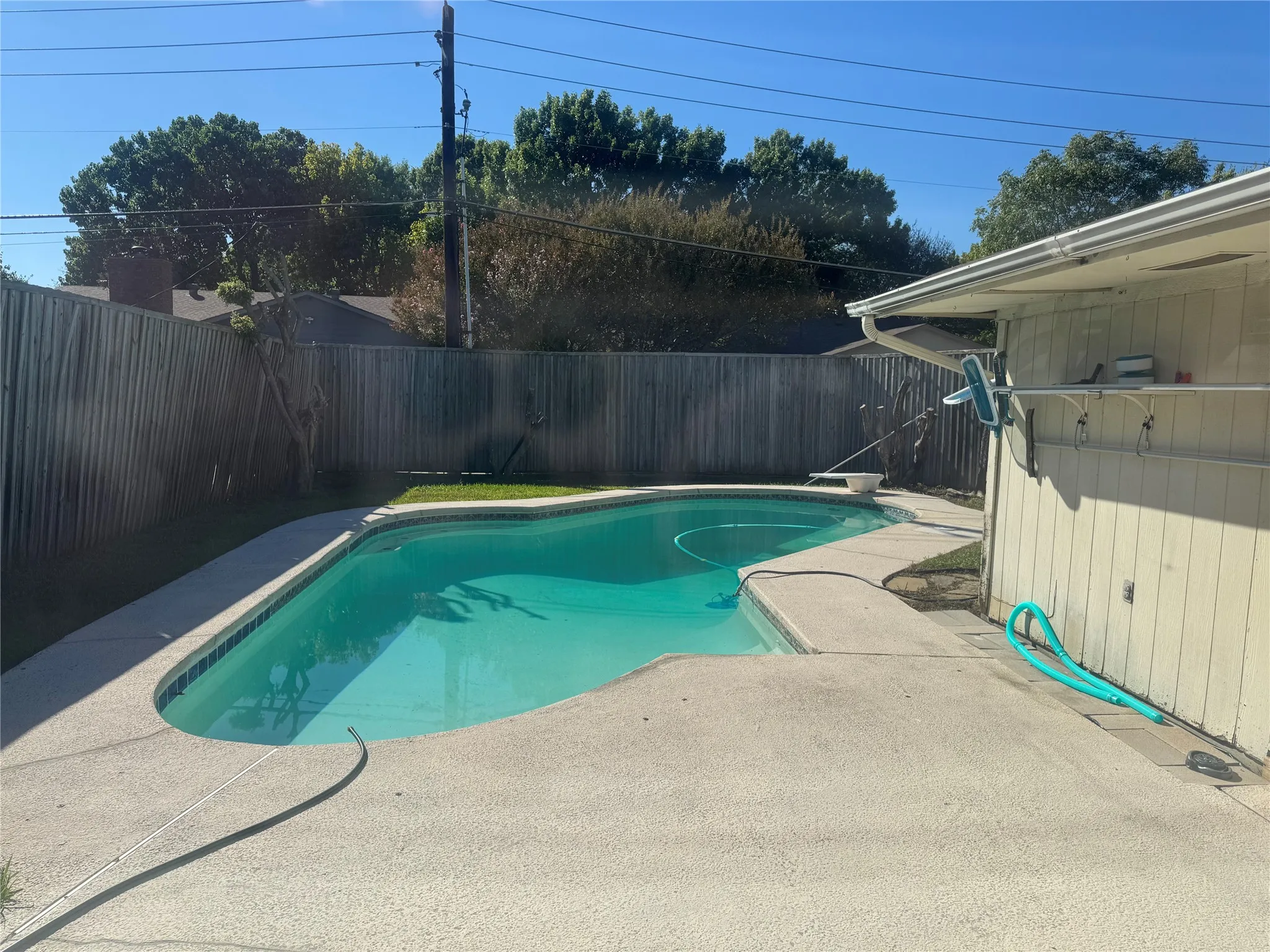 Single Family Residence For Rent in Dallas County , 1715 Carolyn Way, Richardson, Texas 75081, 3 Bedroom, 2 Bathroom, 2 Garage spaces, 1,827 Sqft, built in 1979, mls#21405352, Real Estate Agent in Richardson, Homes For Rent in Dallas county, Homes For Rent in Richardson, Realtor in Richardson Texas, Real Estate Brokerage Independent Realty Texas, Luminita Cordes Realtor