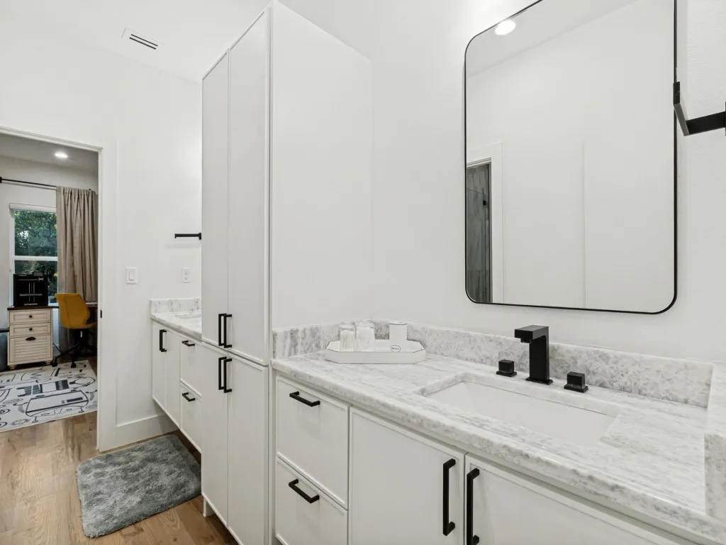 Single Family Residence For Sale in Dallas County , 3536 Jubilee Trail, Dallas, Texas 75229, 4 Bedroom, 4 Bathroom, 2 Garage spaces, 4,500 Sqft, built in 2020, mls#21394034, Real Estate Agent in Dallas, Homes For Sale in Dallas county, Homes For Sale in Dallas, Realtor in Dallas Texas, Real Estate Brokerage Independent Realty Texas, Luminita Cordes Realtor