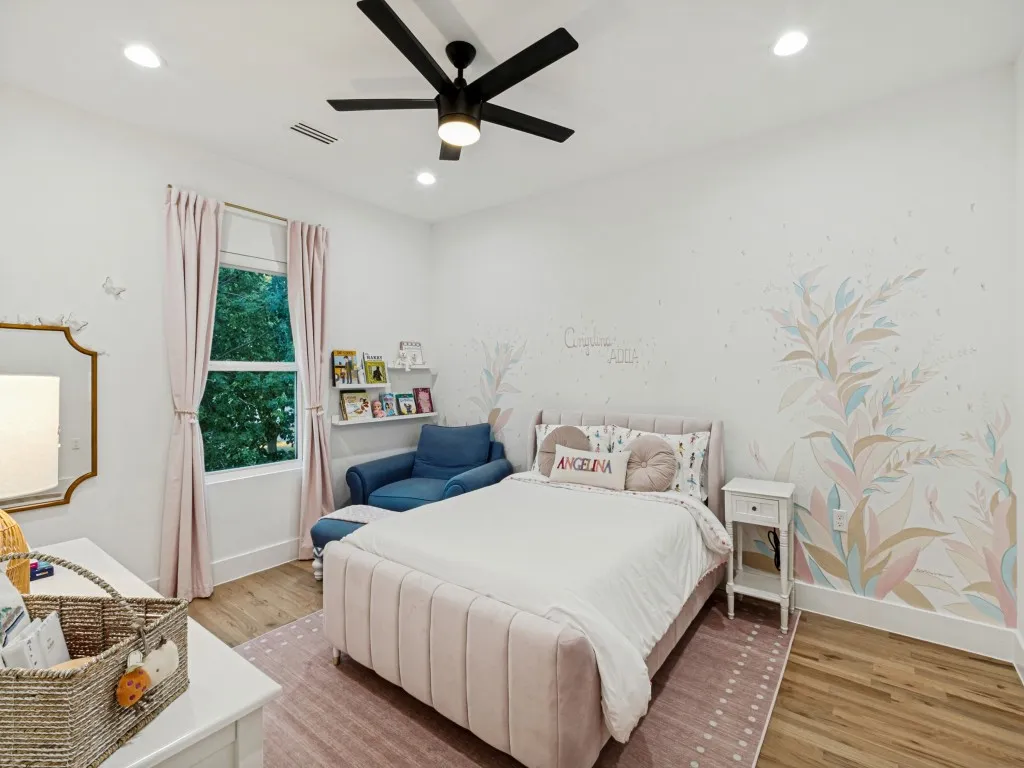 Single Family Residence For Sale in Dallas County , 3536 Jubilee Trail, Dallas, Texas 75229, 4 Bedroom, 4 Bathroom, 2 Garage spaces, 4,500 Sqft, built in 2020, mls#21394034, Real Estate Agent in Dallas, Homes For Sale in Dallas county, Homes For Sale in Dallas, Realtor in Dallas Texas, Real Estate Brokerage Independent Realty Texas, Luminita Cordes Realtor